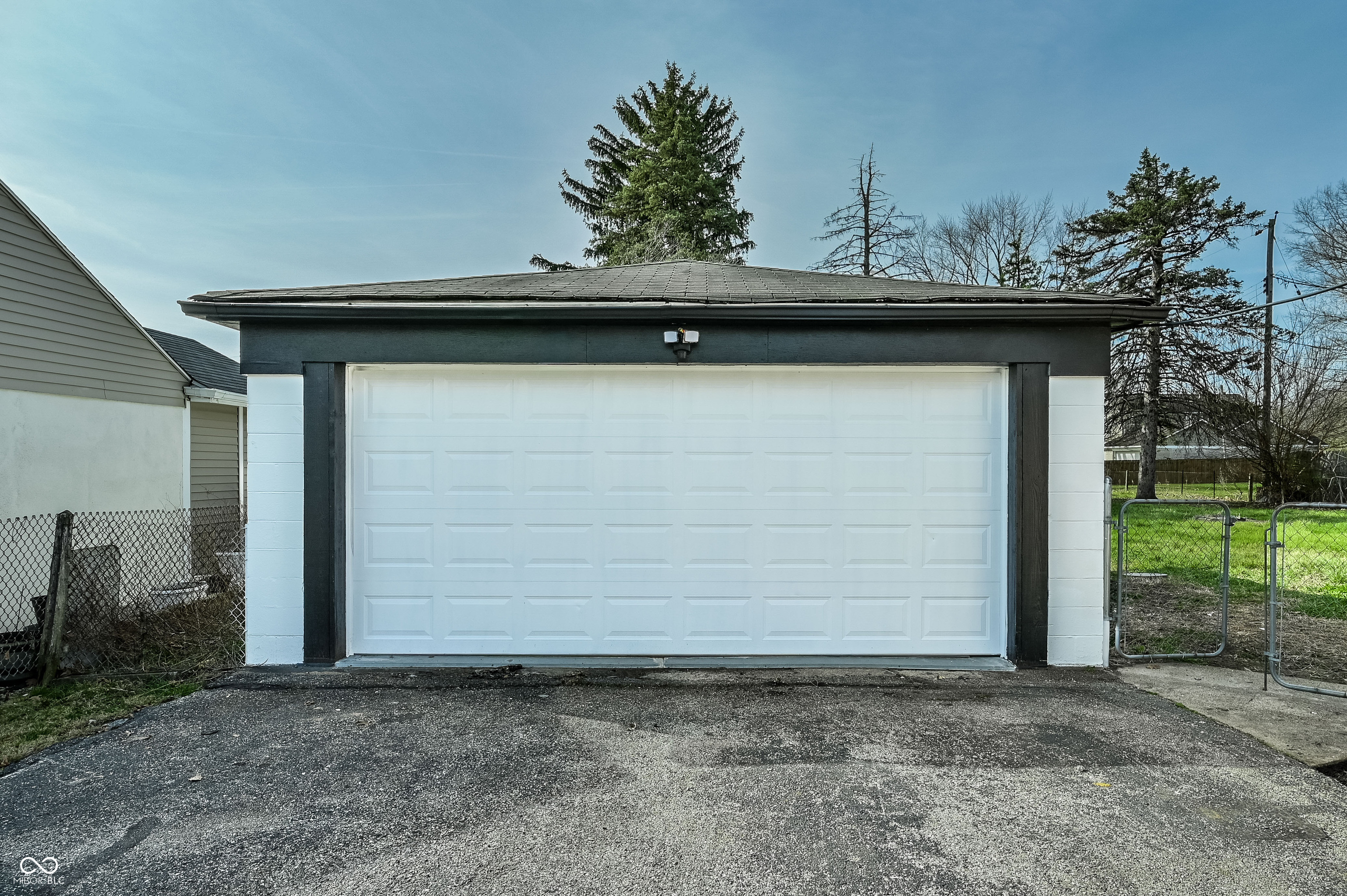 6245 Linda Lane