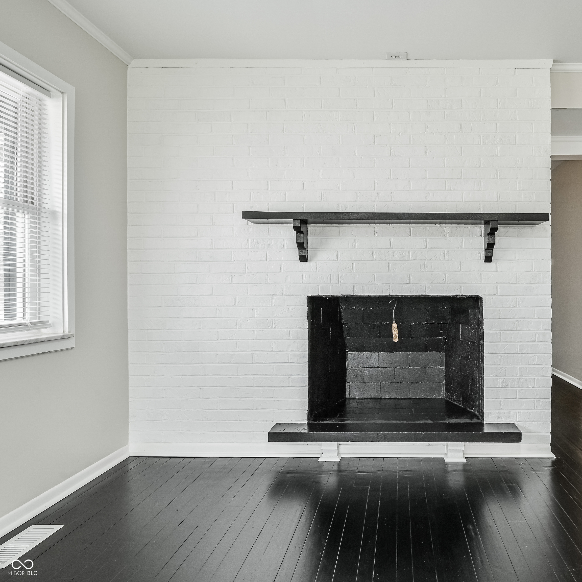 6245 Linda Lane