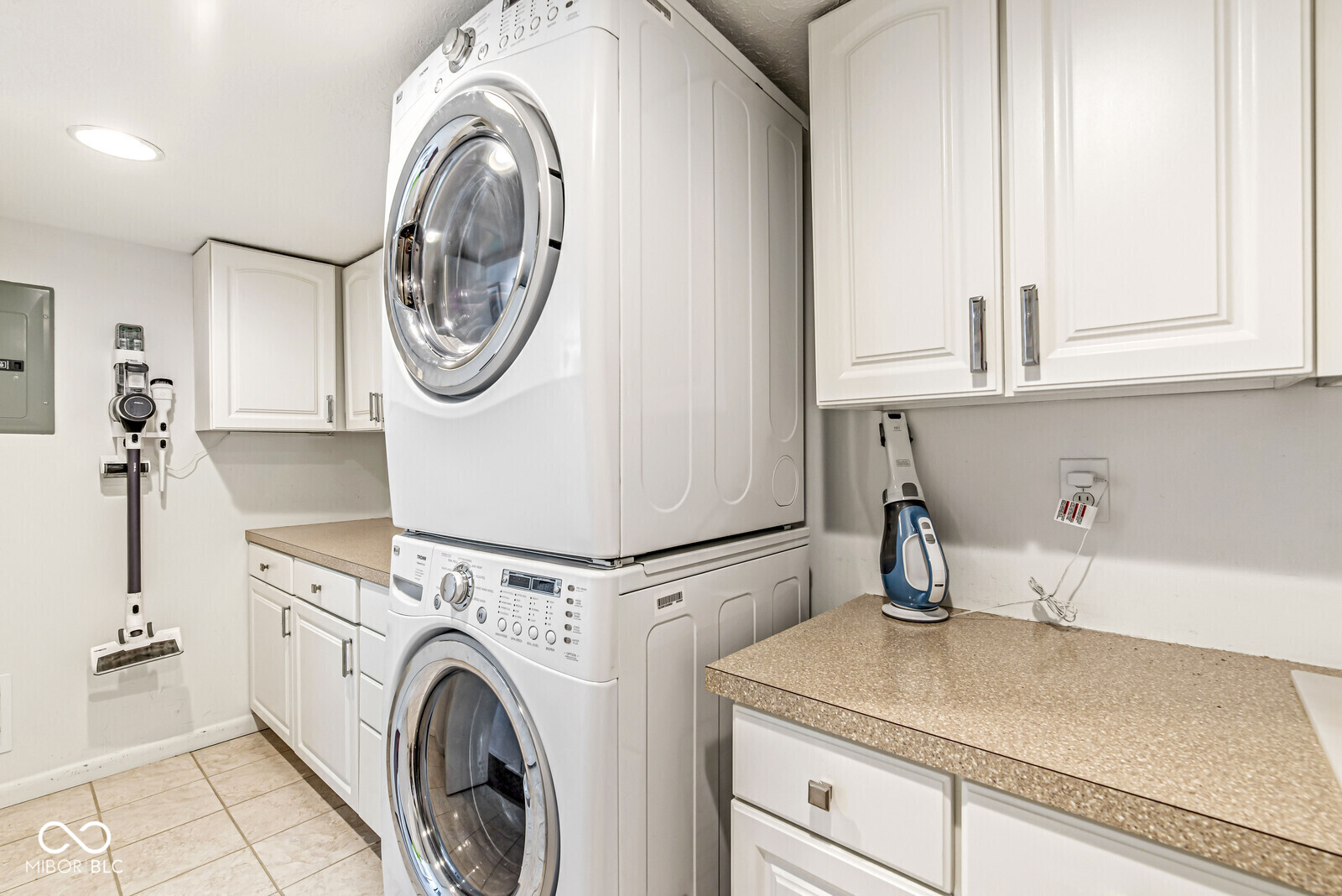 4000 N Meridian Street Unit: 11DE