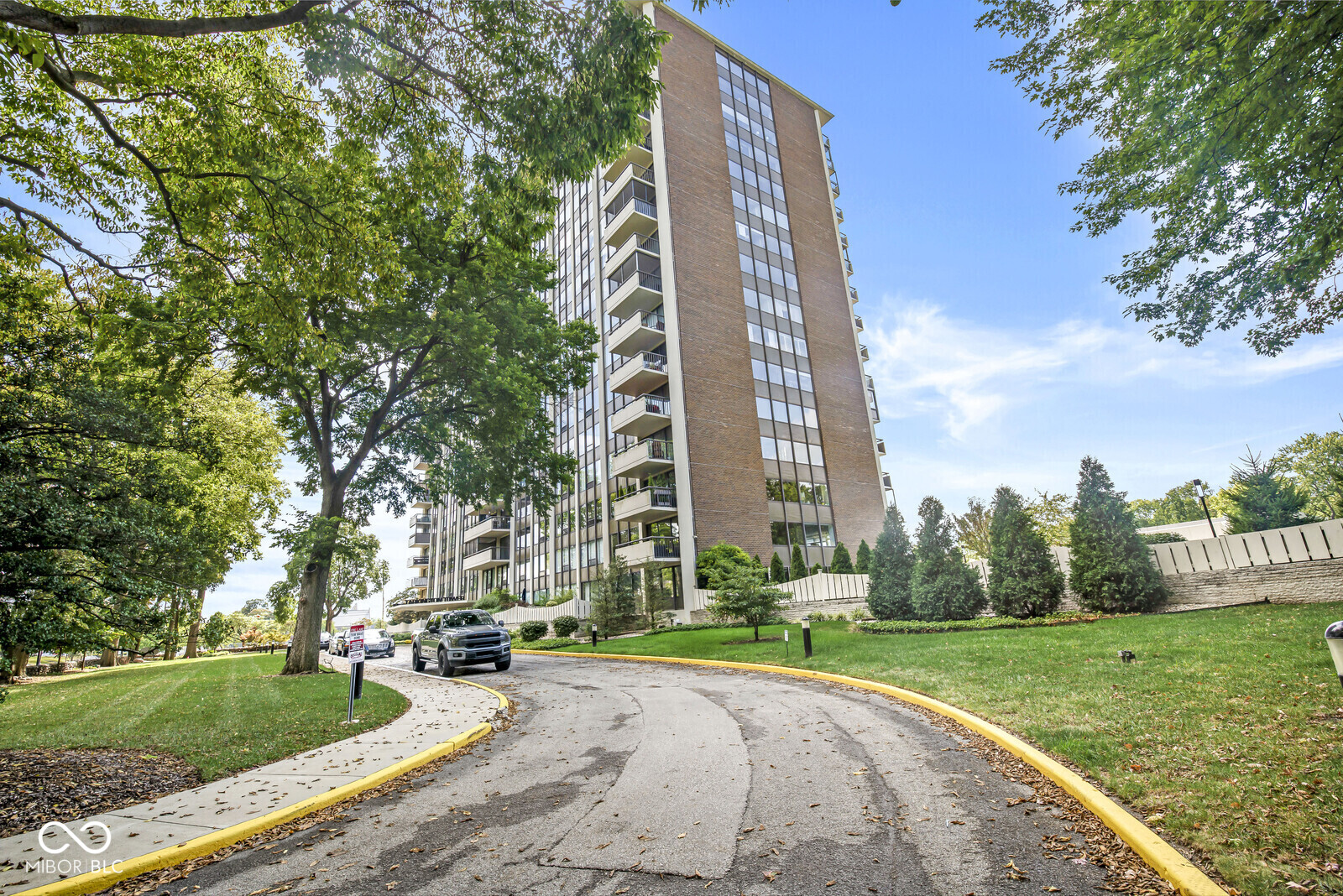 4000 N Meridian Street Unit: 11DE