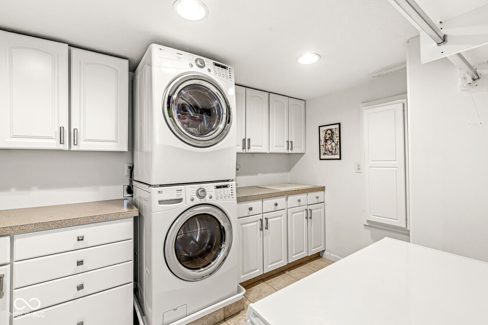 4000 N Meridian Street Unit: 11DE