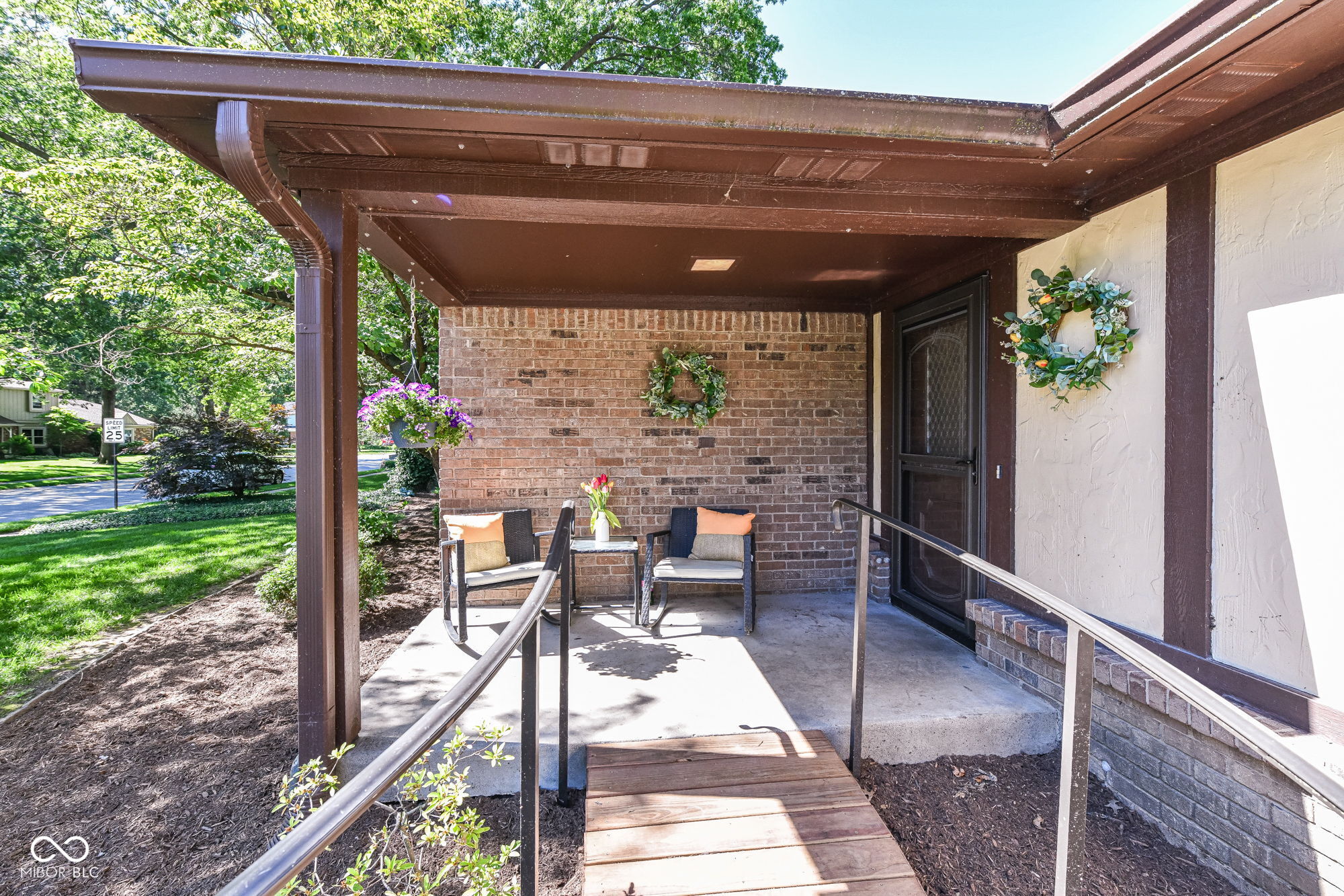 10188 E Lakeshore Drive