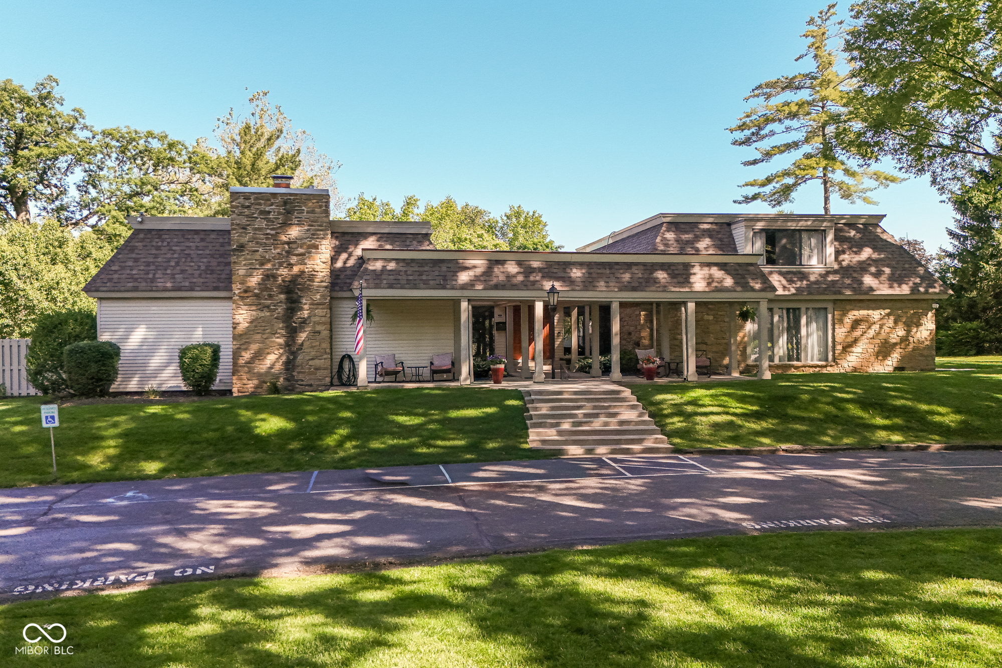 10188 E Lakeshore Drive