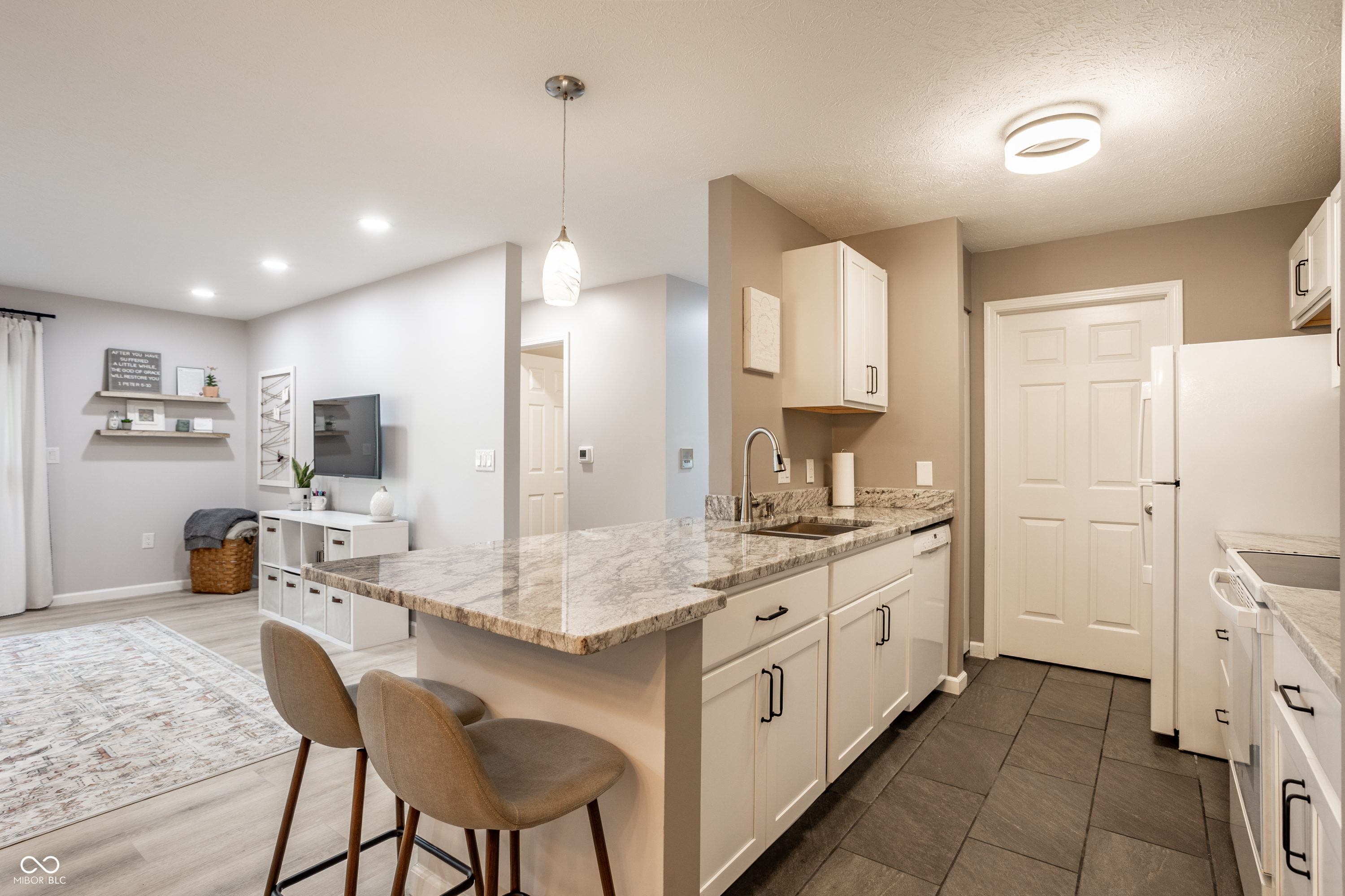 8224 Glenwillow Lane Unit: 102