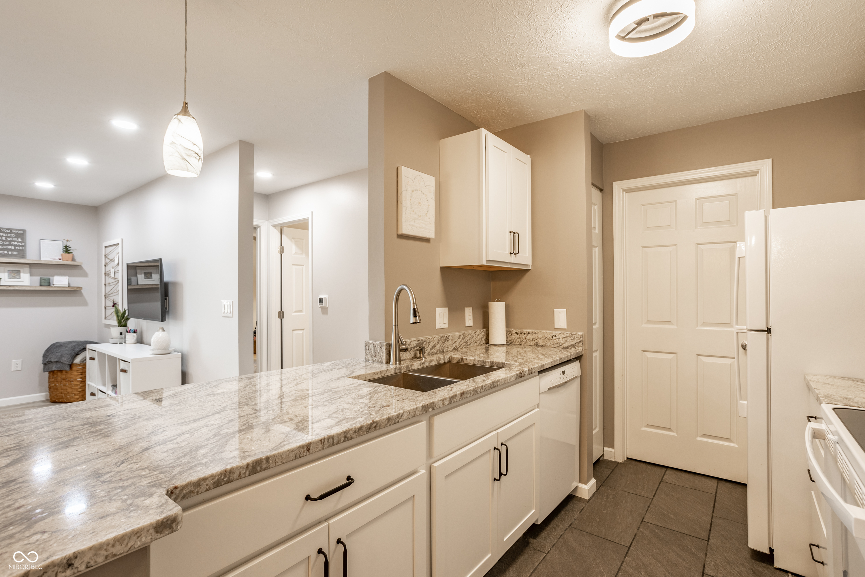 8224 Glenwillow Lane Unit: 102