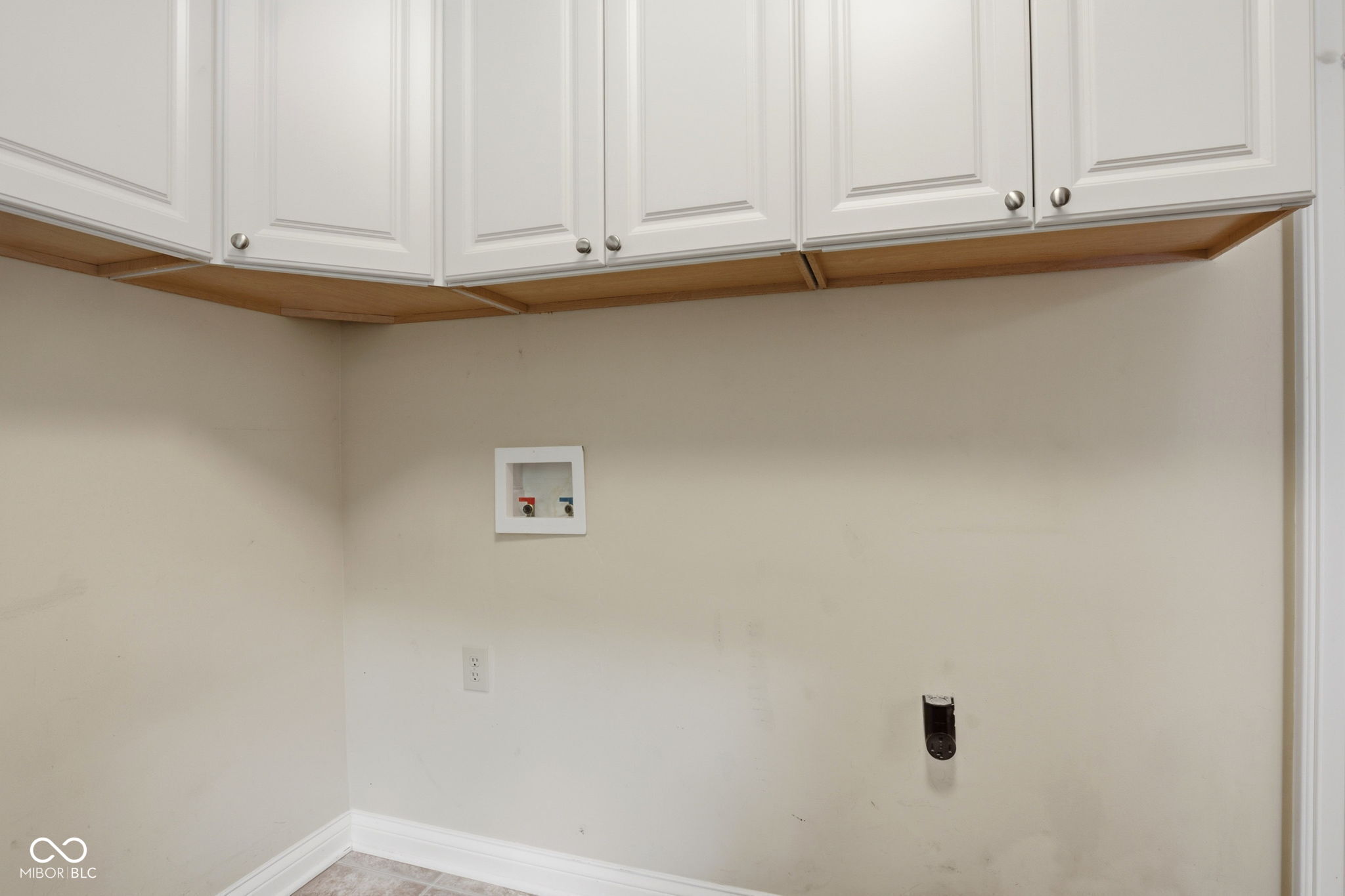 1538 E Grey Feather Trail