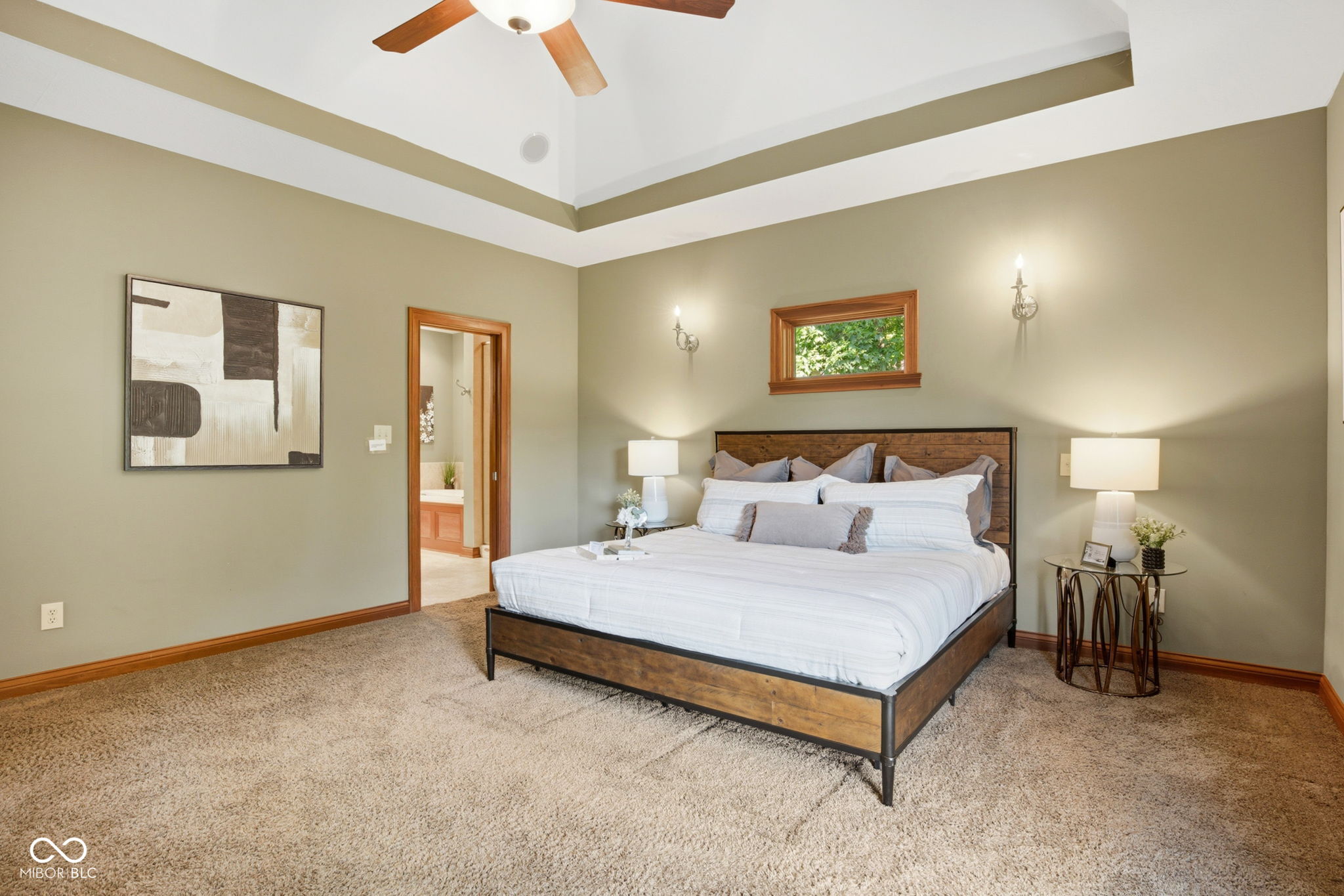 1538 E Grey Feather Trail