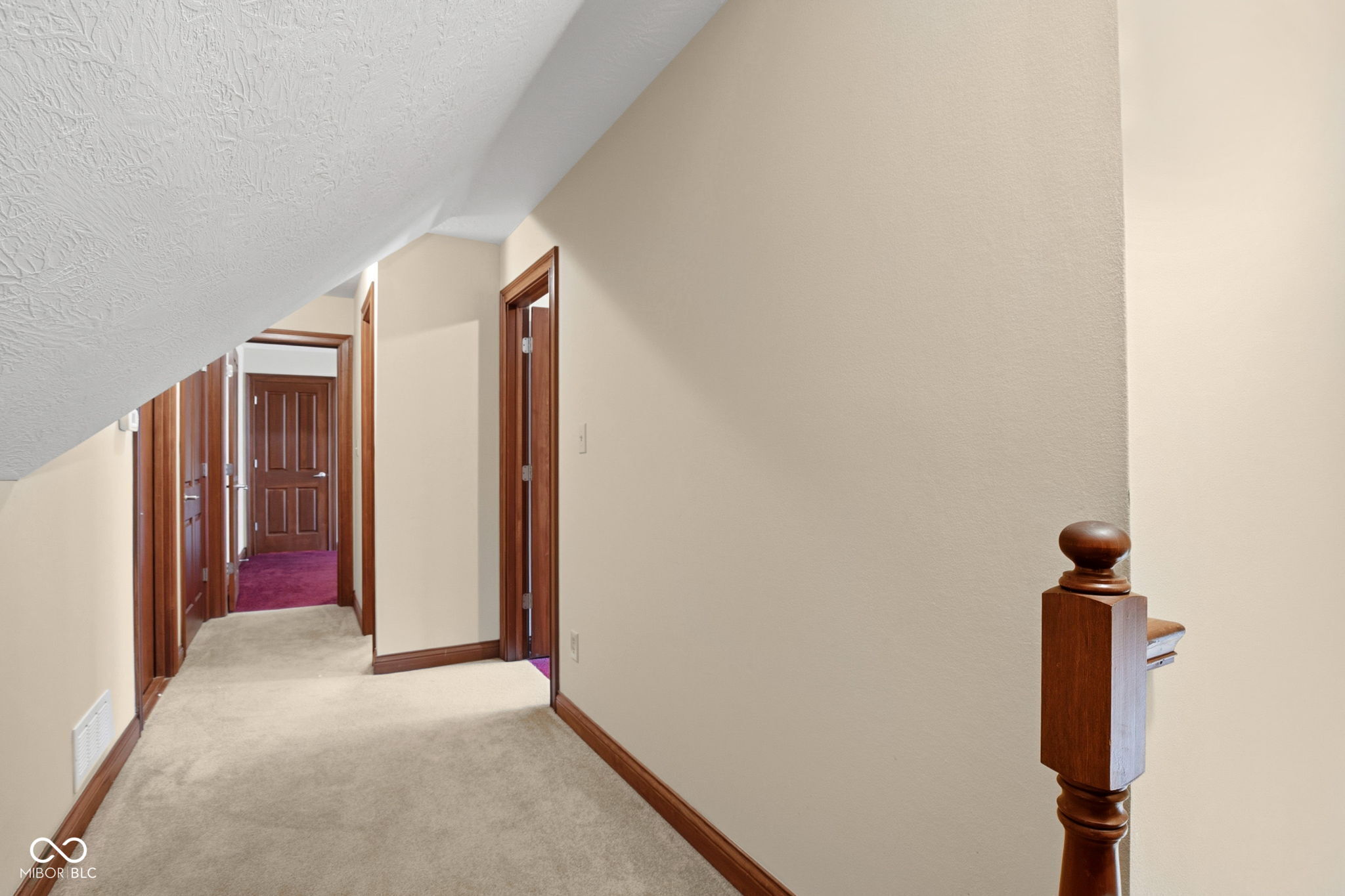 1538 E Grey Feather Trail