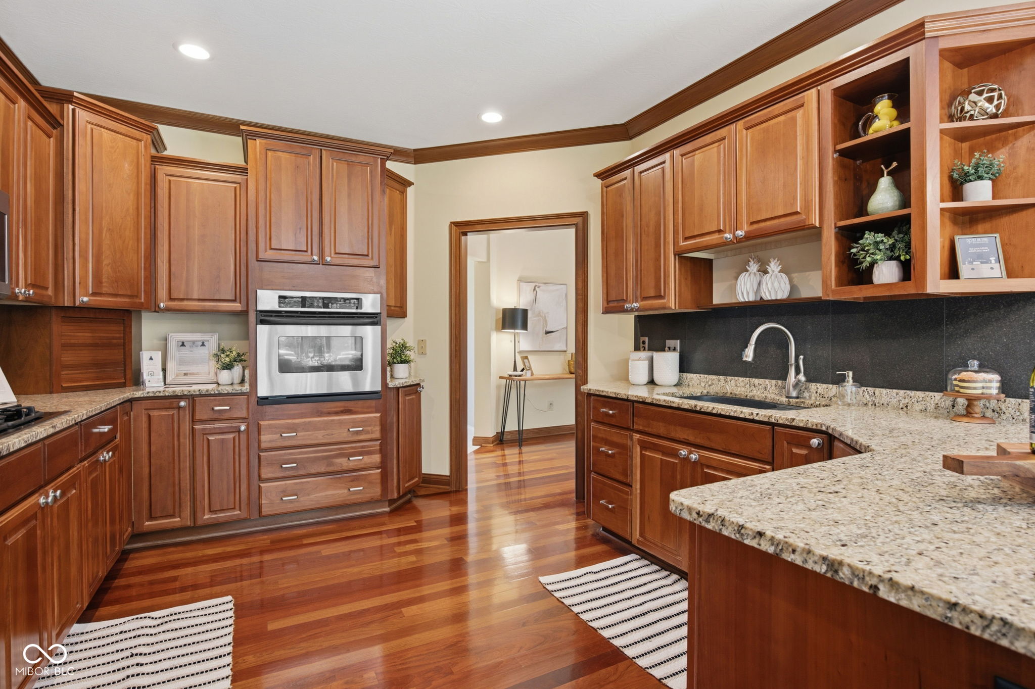 1538 E Grey Feather Trail