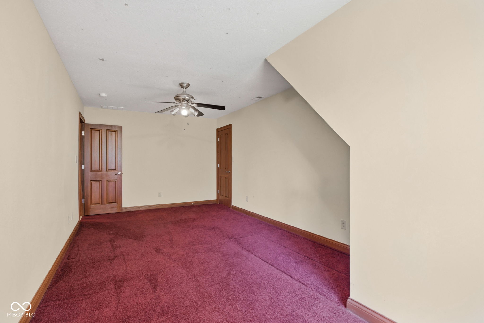 1538 E Grey Feather Trail