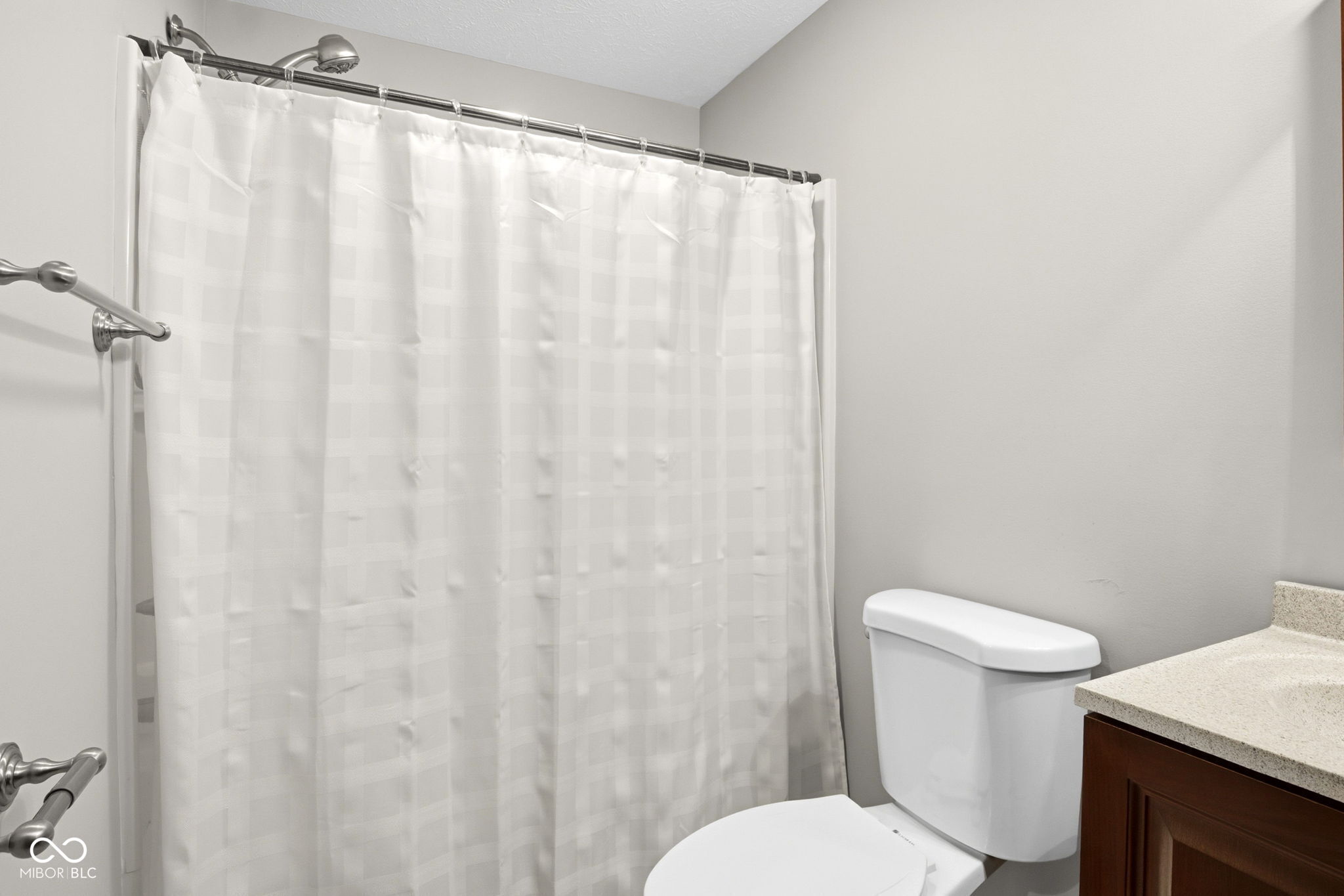1538 E Grey Feather Trail