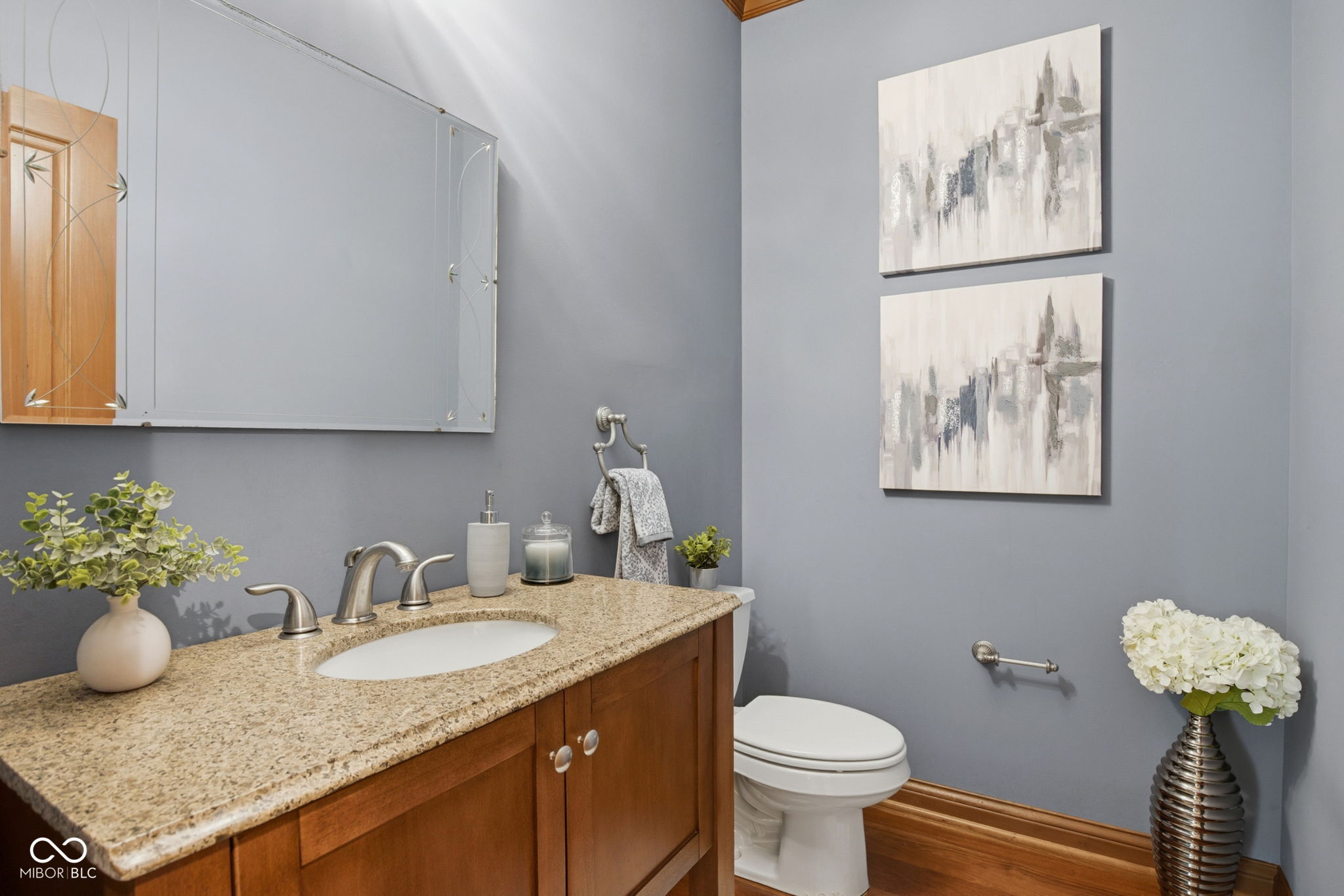 1538 E Grey Feather Trail