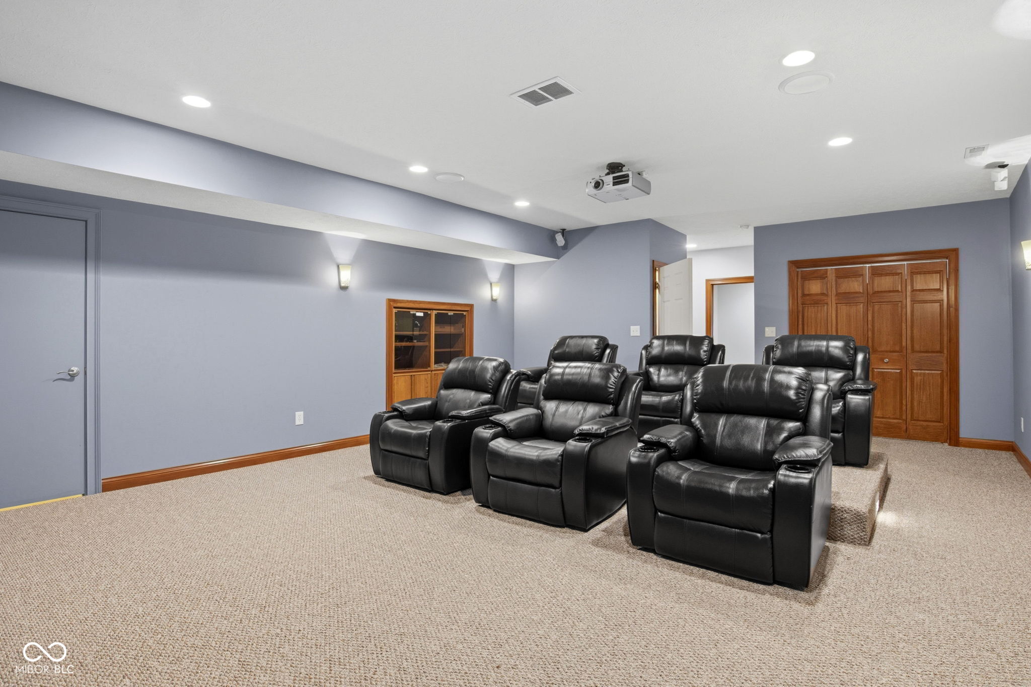 1538 E Grey Feather Trail