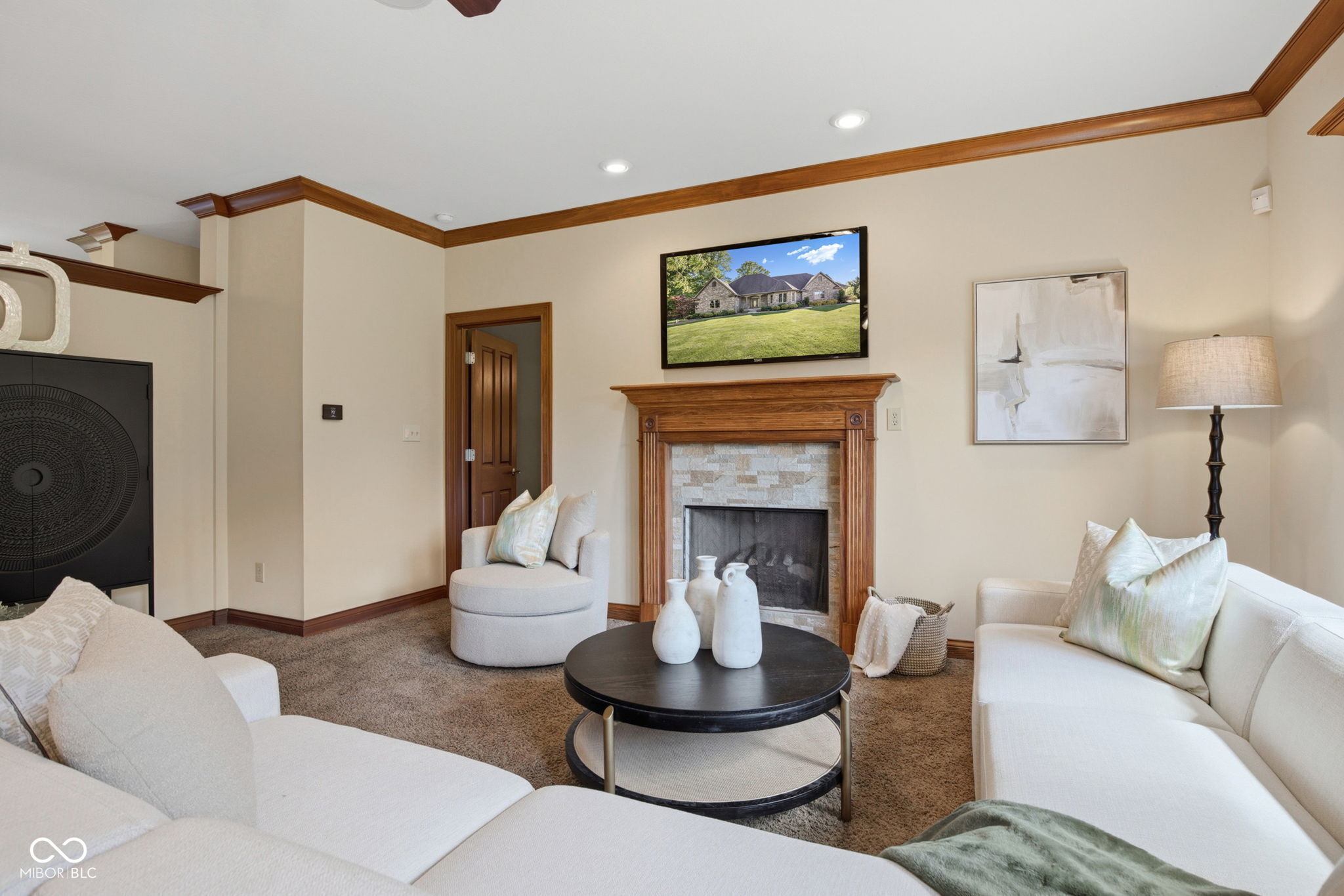 1538 E Grey Feather Trail