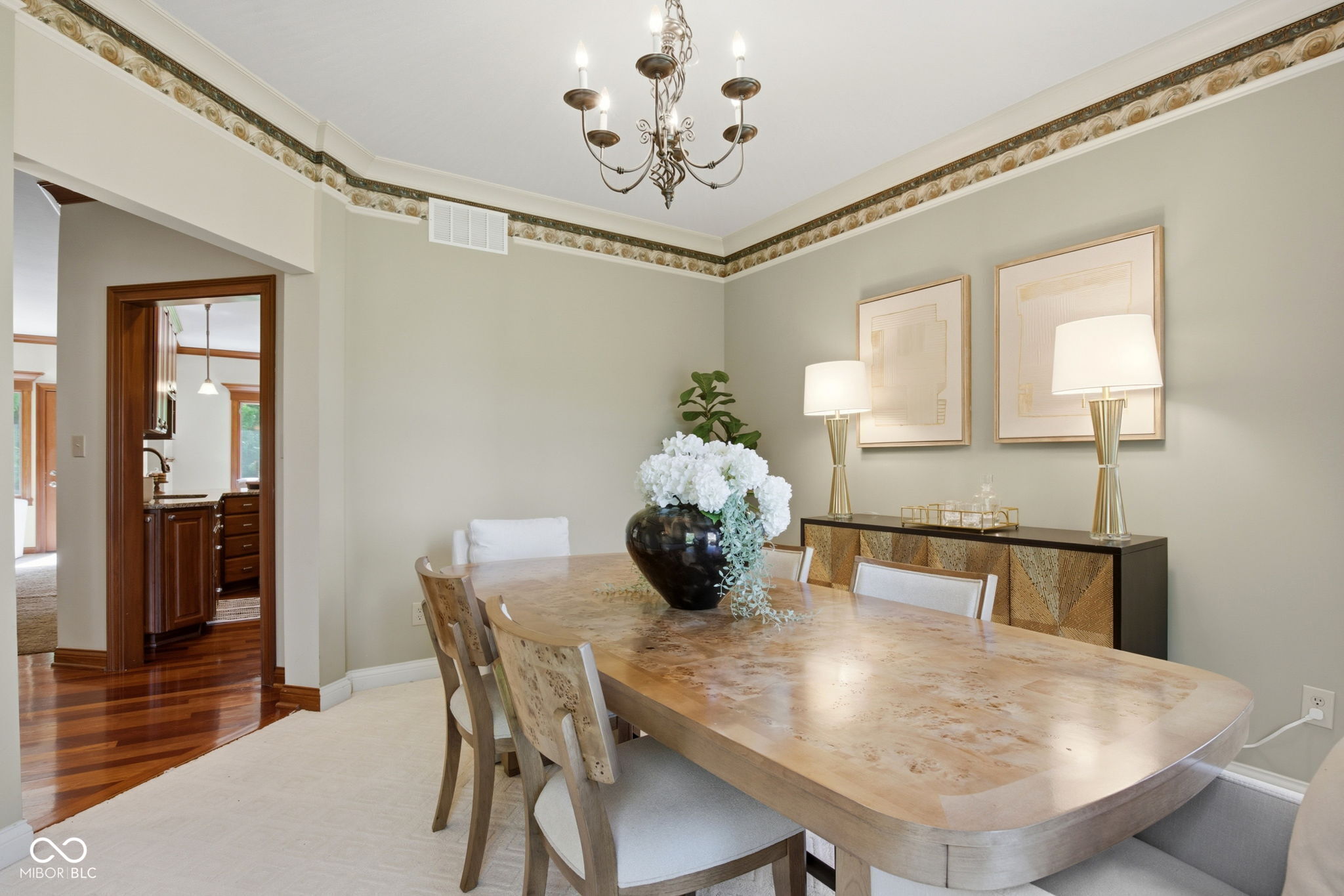 1538 E Grey Feather Trail