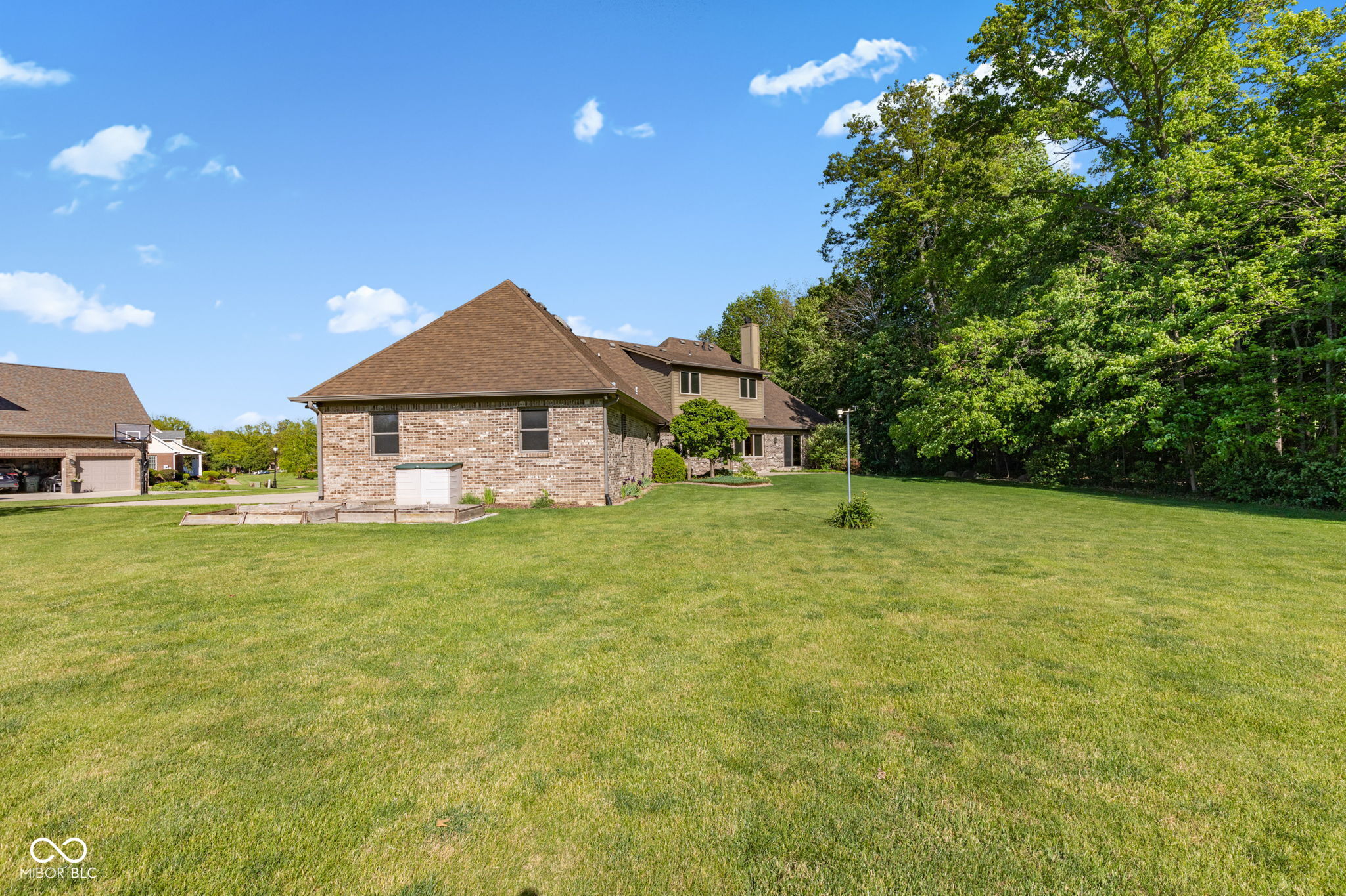 1538 E Grey Feather Trail