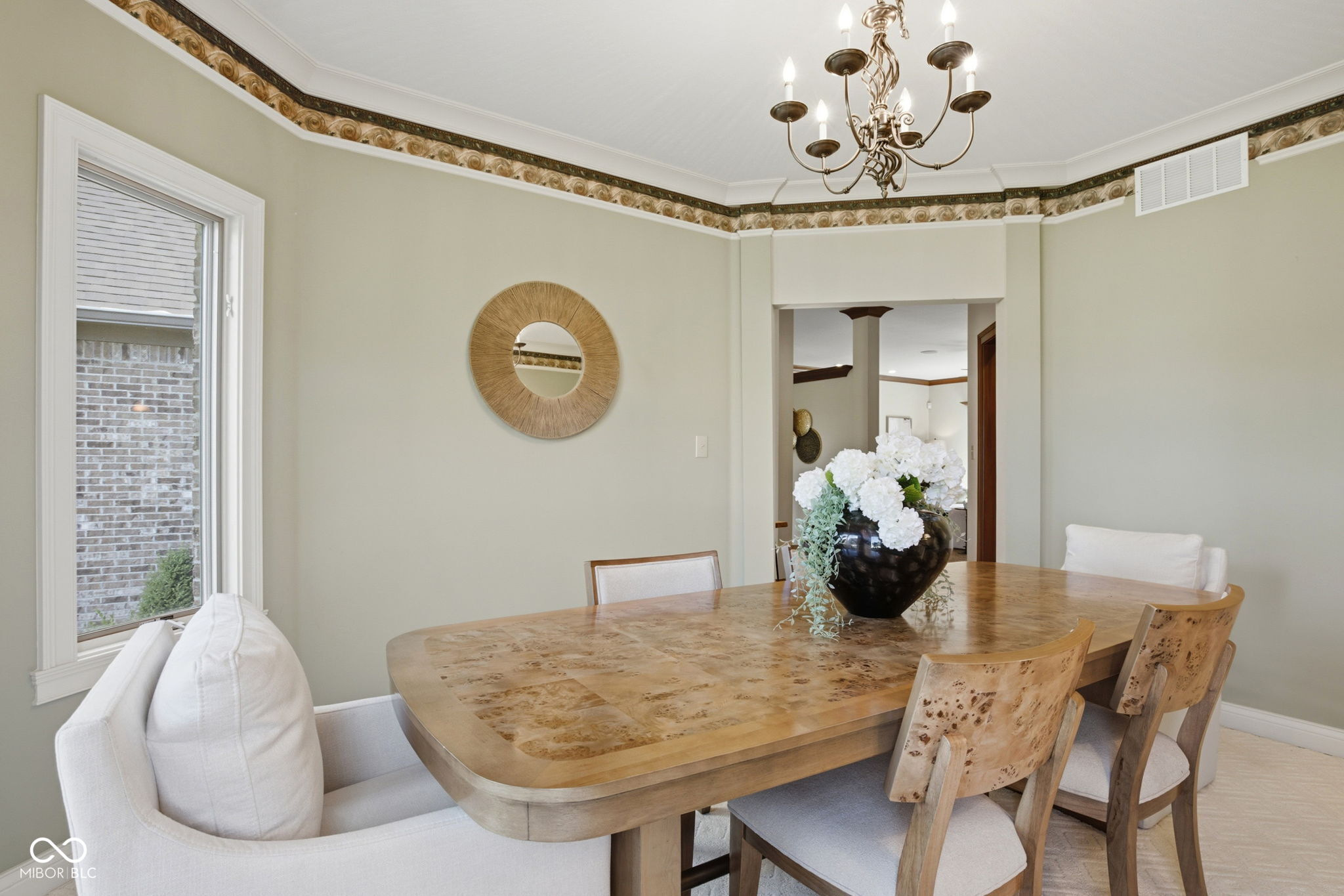 1538 E Grey Feather Trail