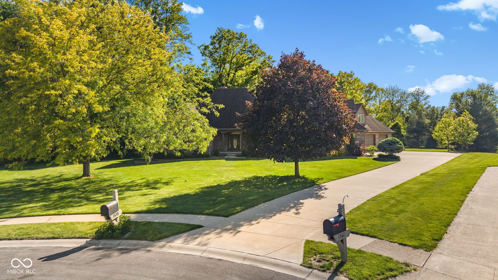1538 E Grey Feather Trail