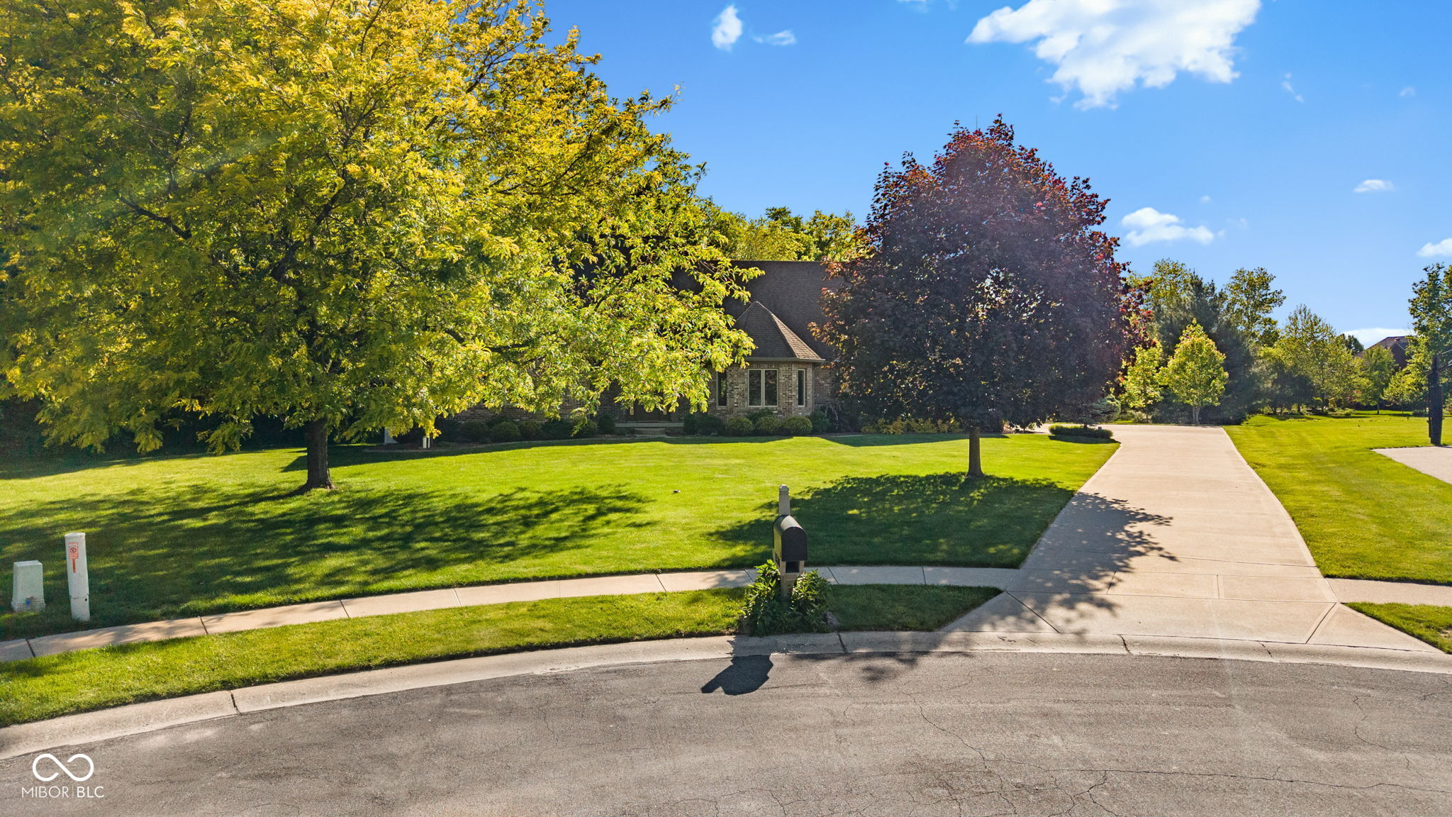 1538 E Grey Feather Trail