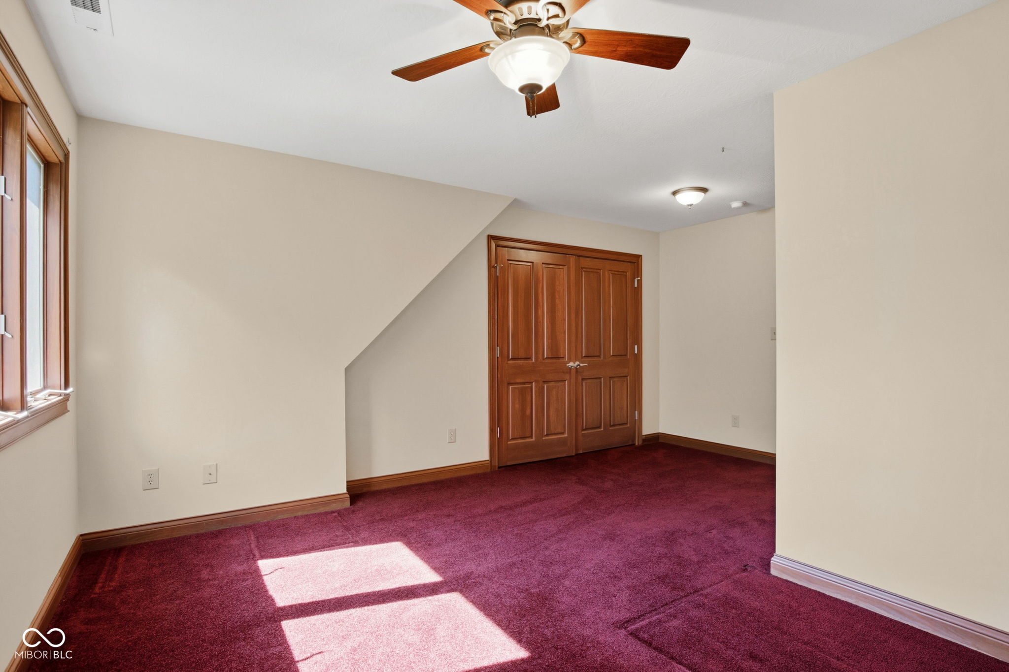 1538 E Grey Feather Trail