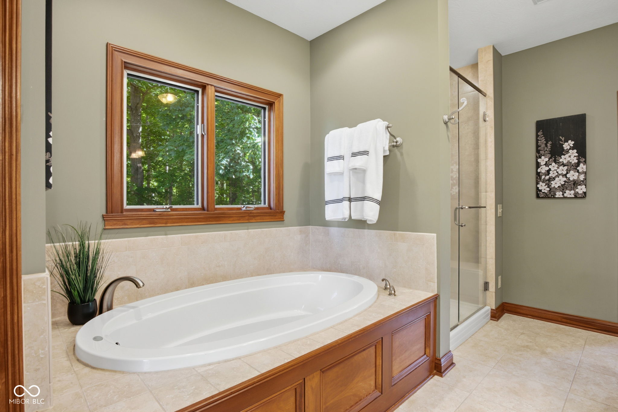 1538 E Grey Feather Trail