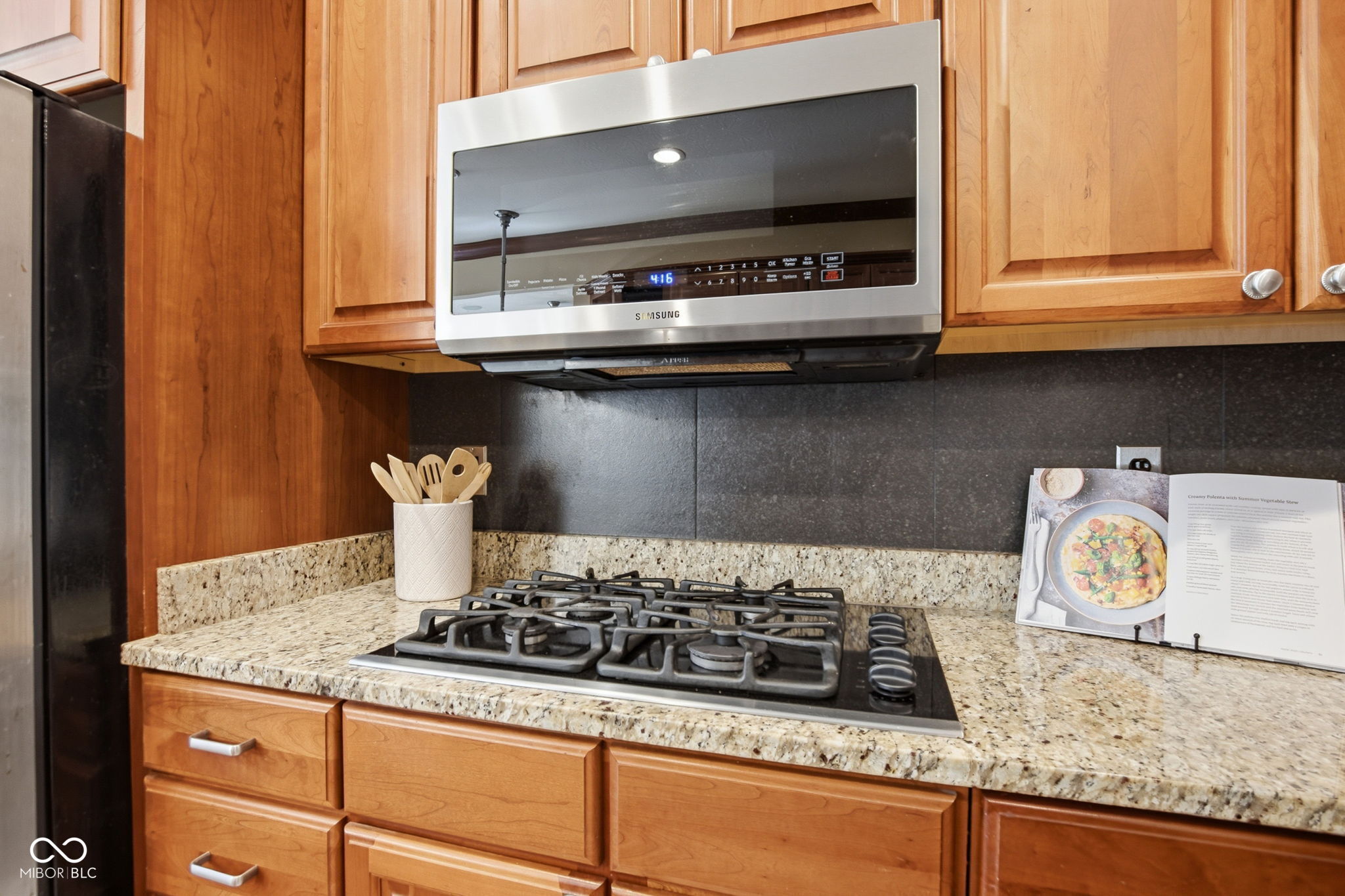 1538 E Grey Feather Trail