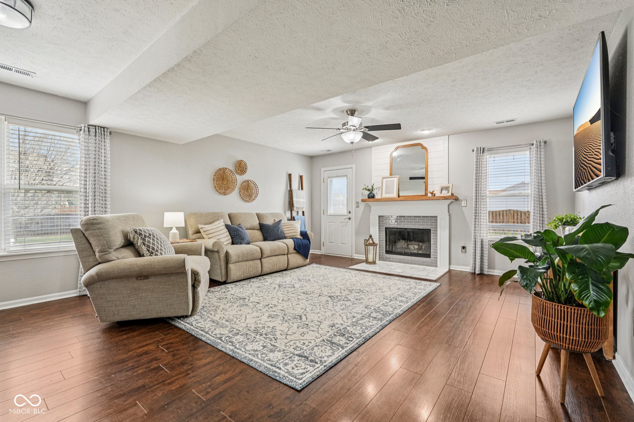 1825 Clover Lane