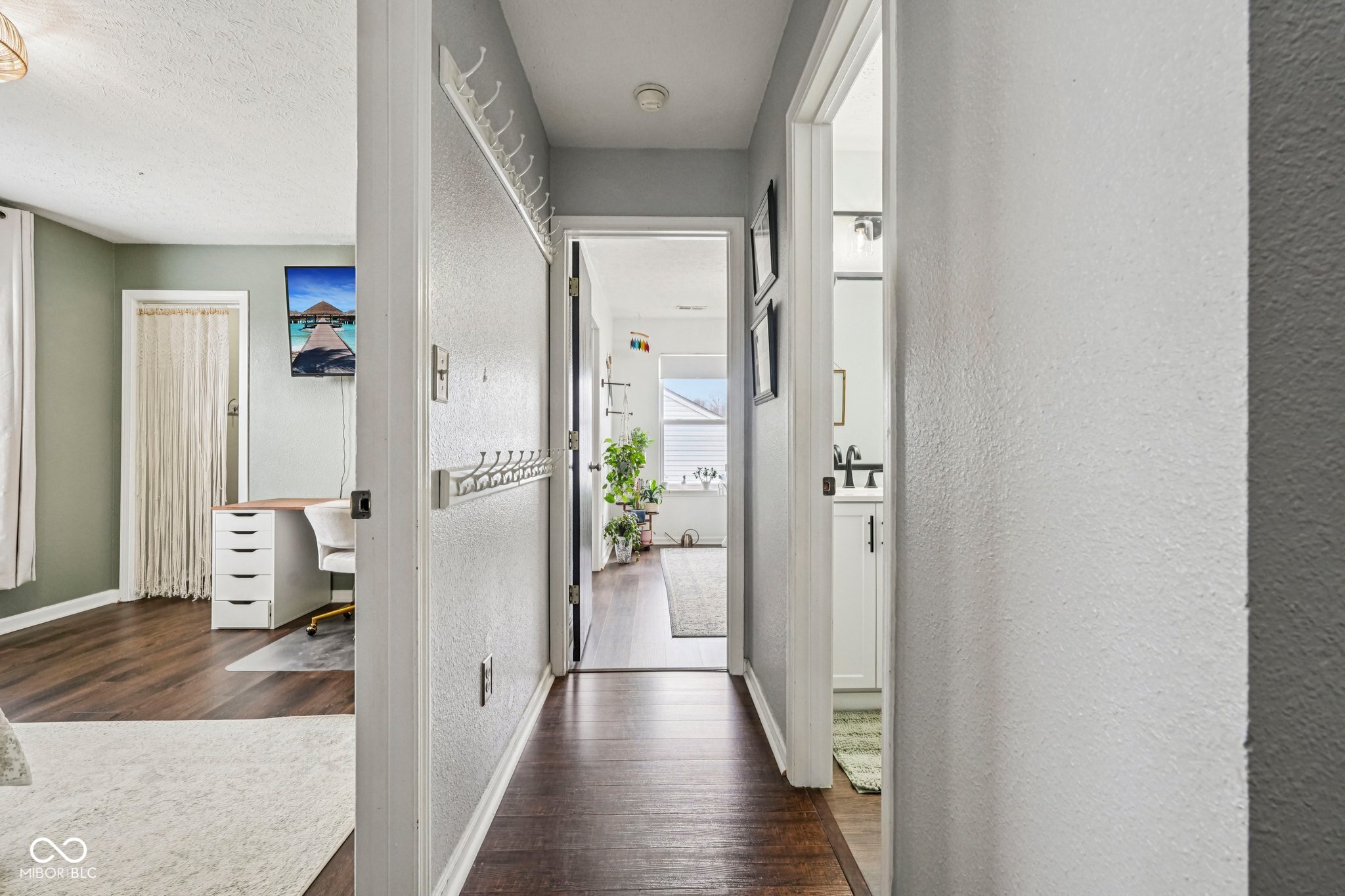 1825 Clover Lane