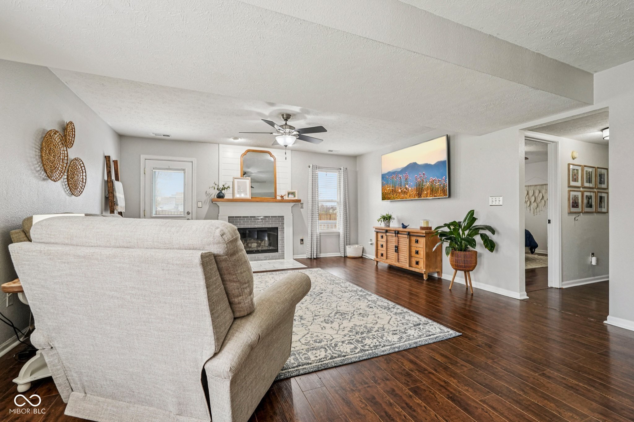 1825 Clover Lane