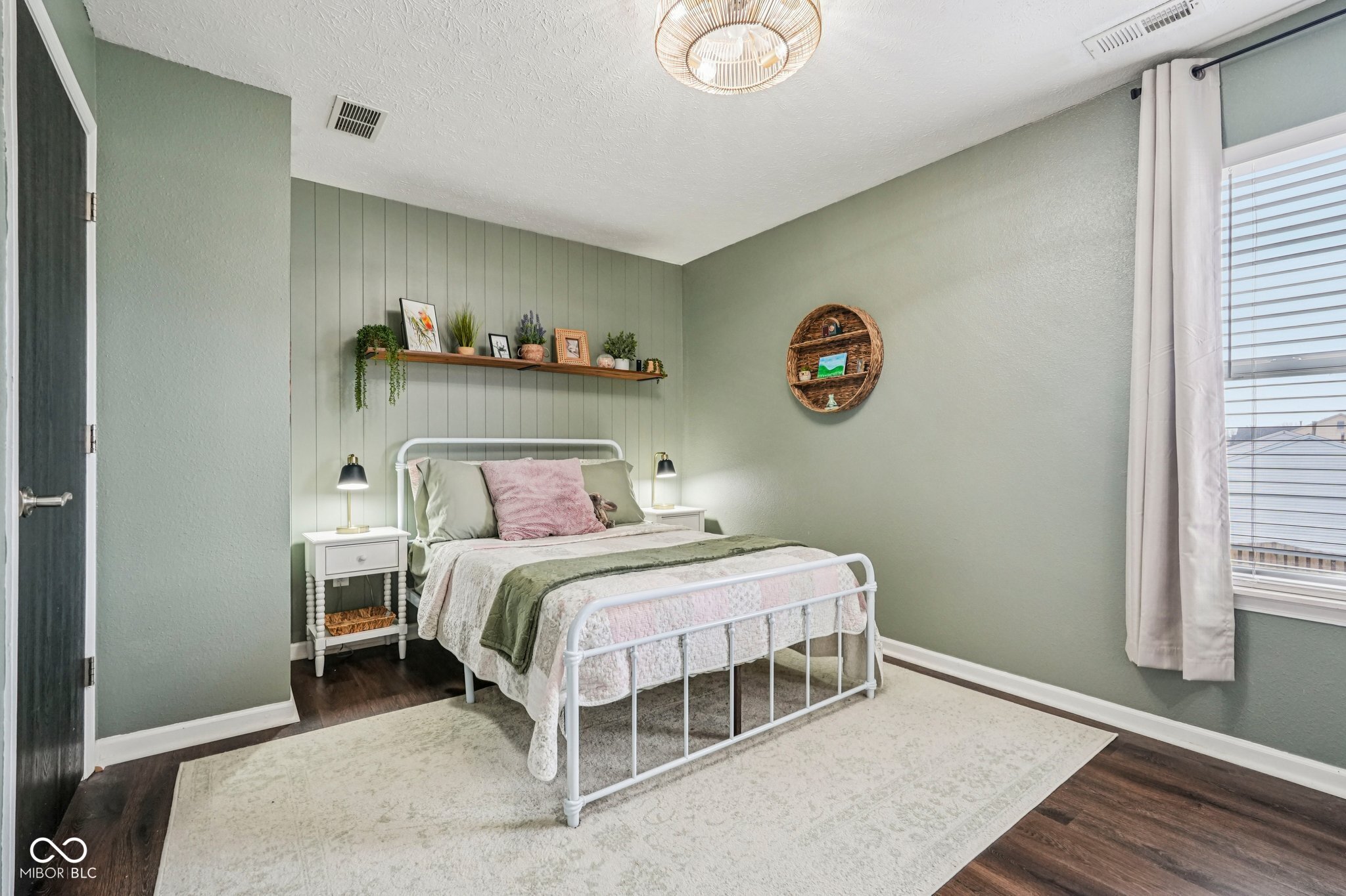 1825 Clover Lane