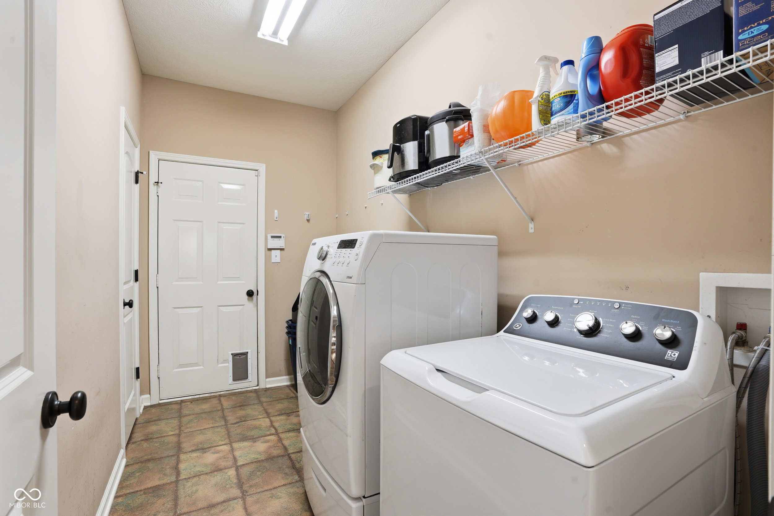 6093 Mountain Hawk Drive