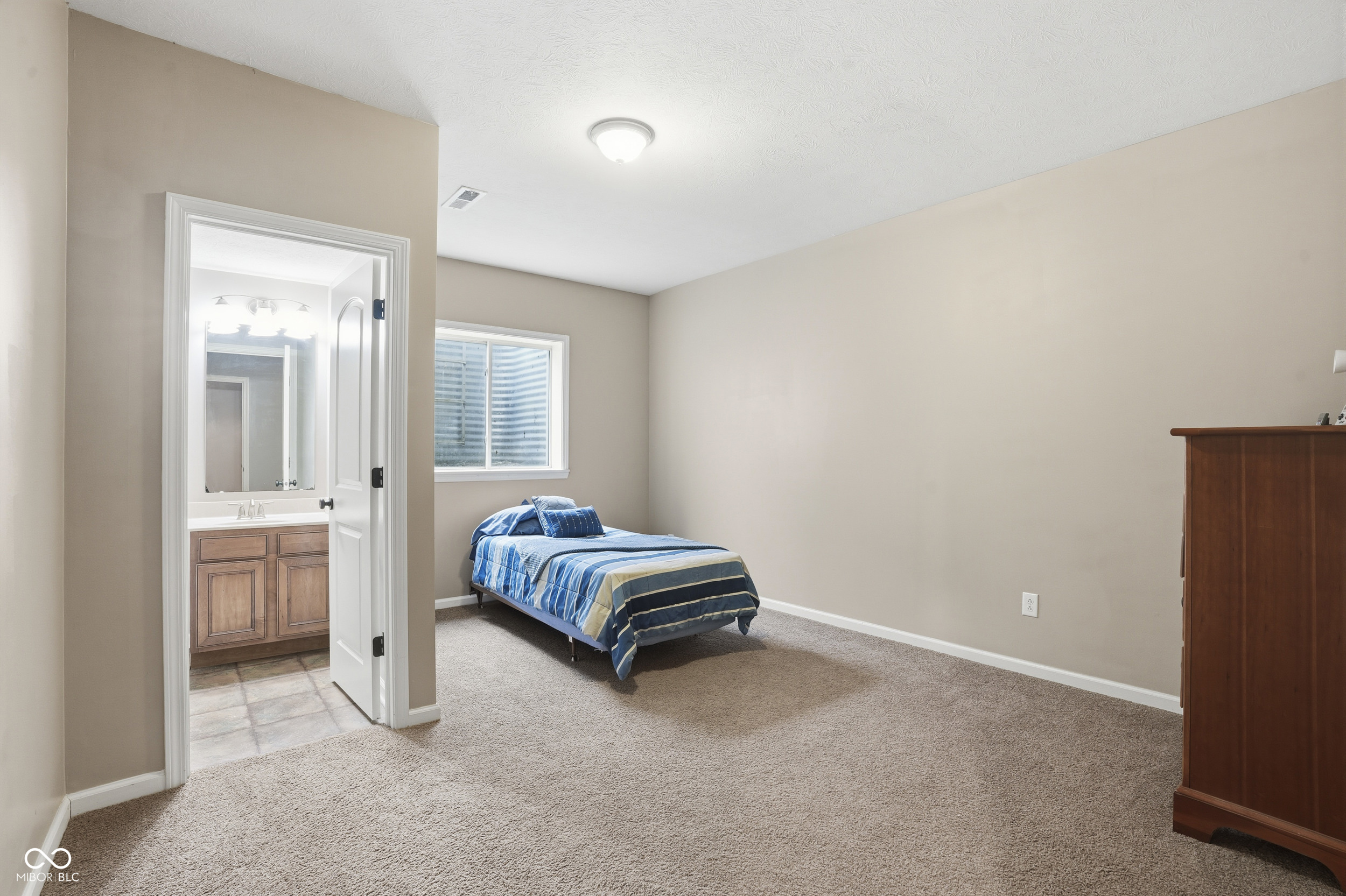 6093 Mountain Hawk Drive