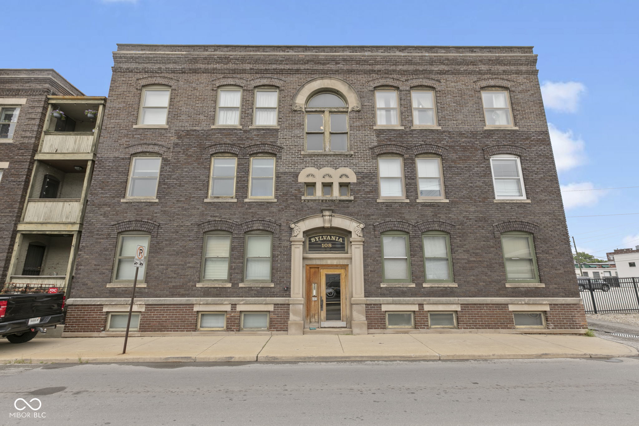 108 E Saint Clair Street Unit: E