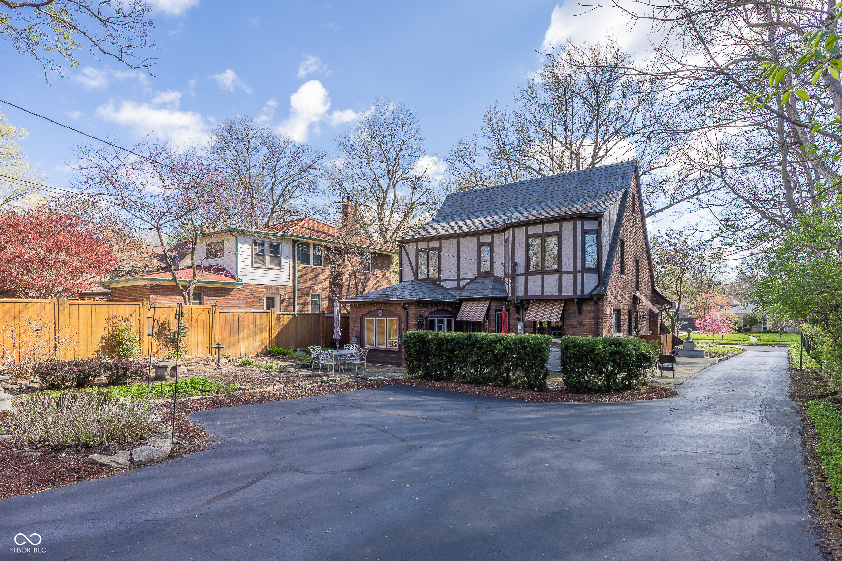 5720 Carrollton Avenue