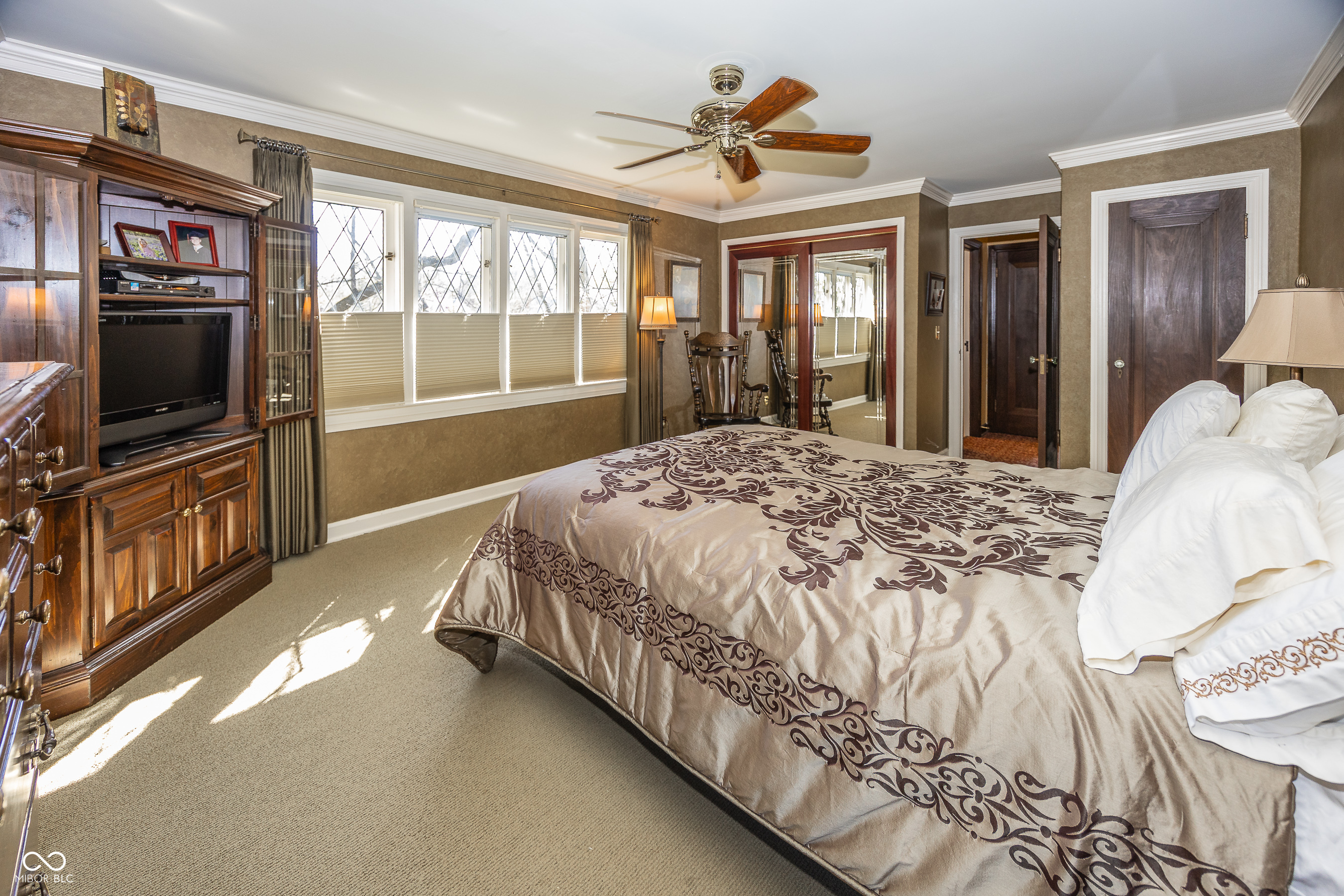 5720 Carrollton Avenue