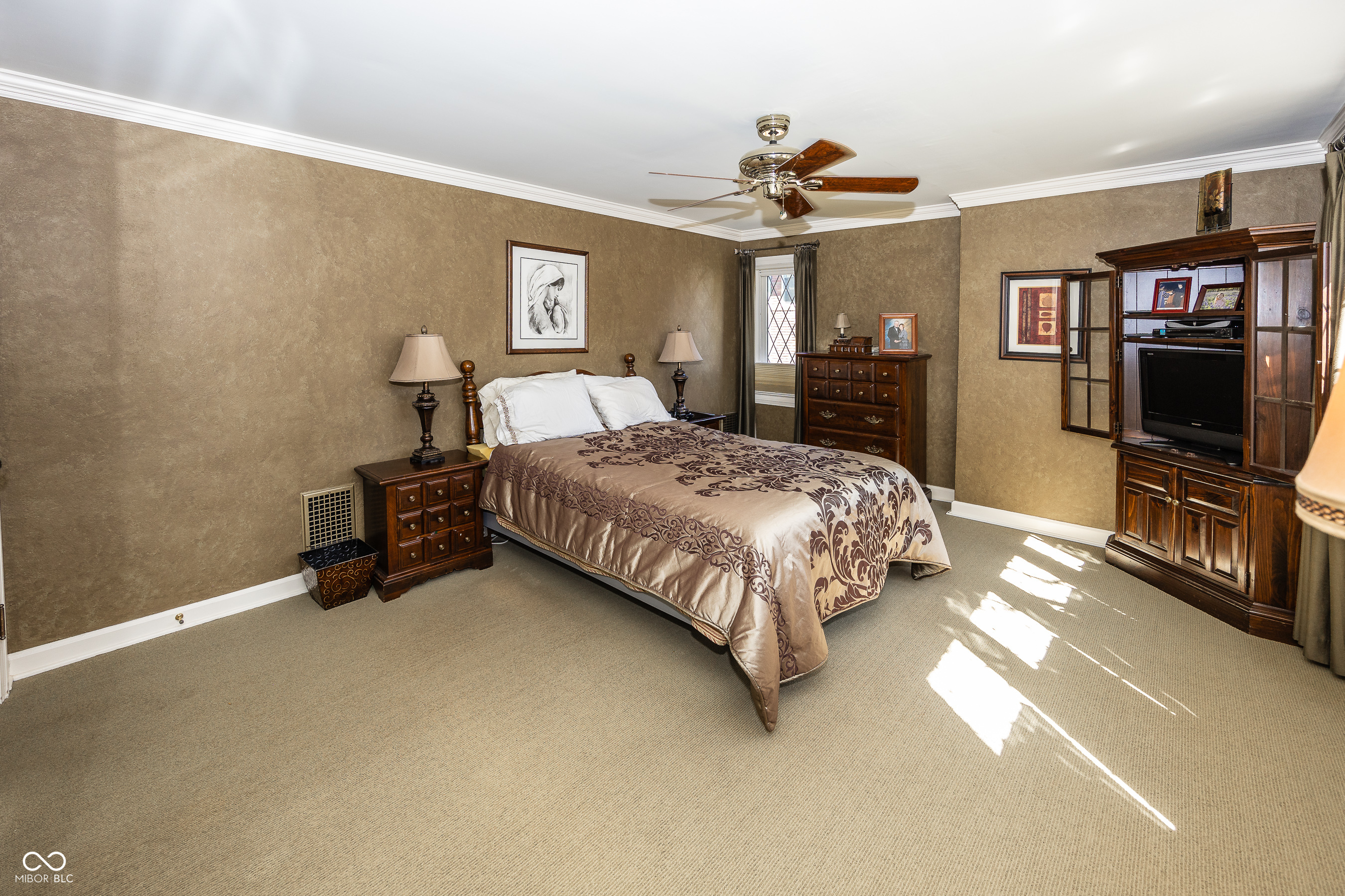 5720 Carrollton Avenue