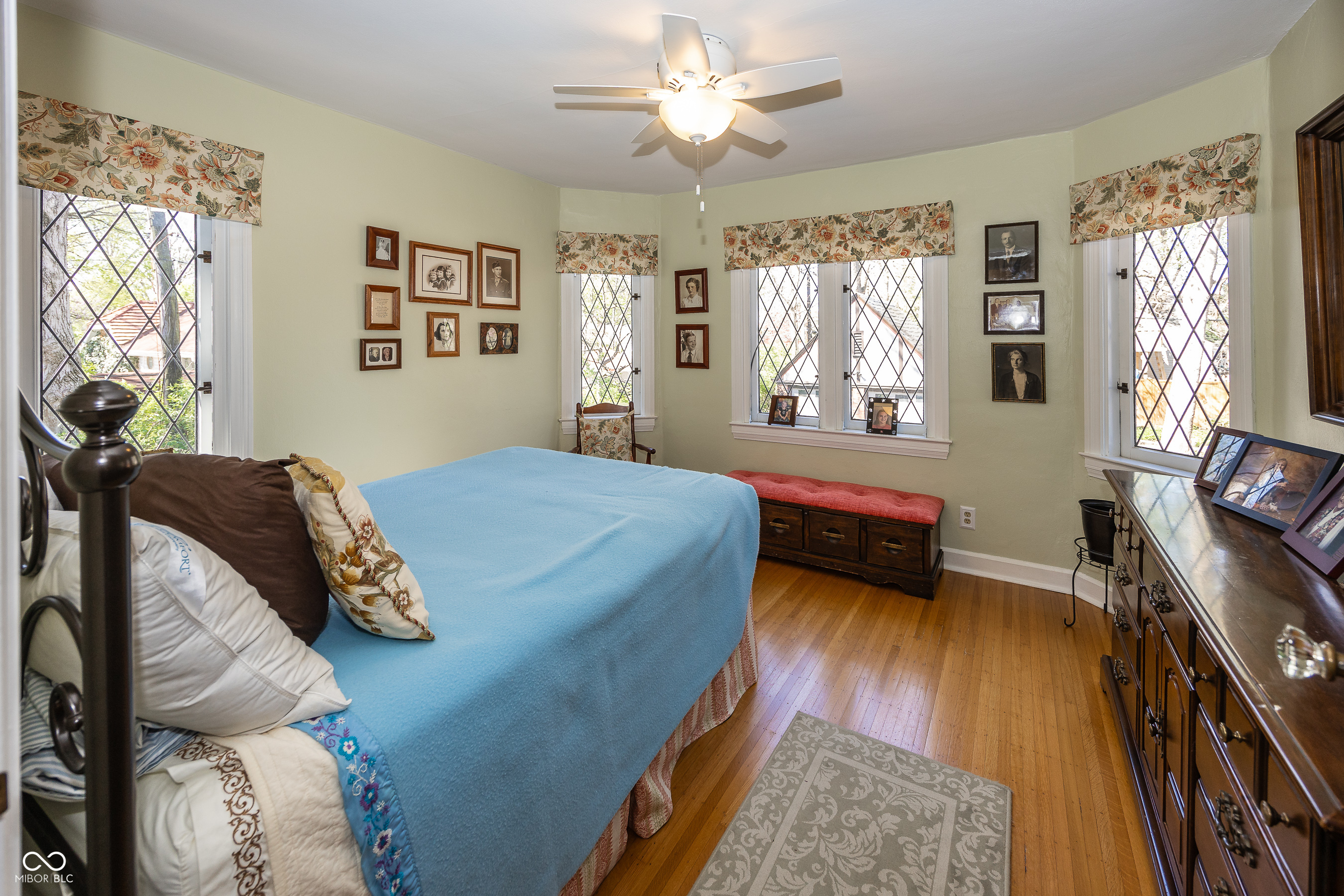 5720 Carrollton Avenue