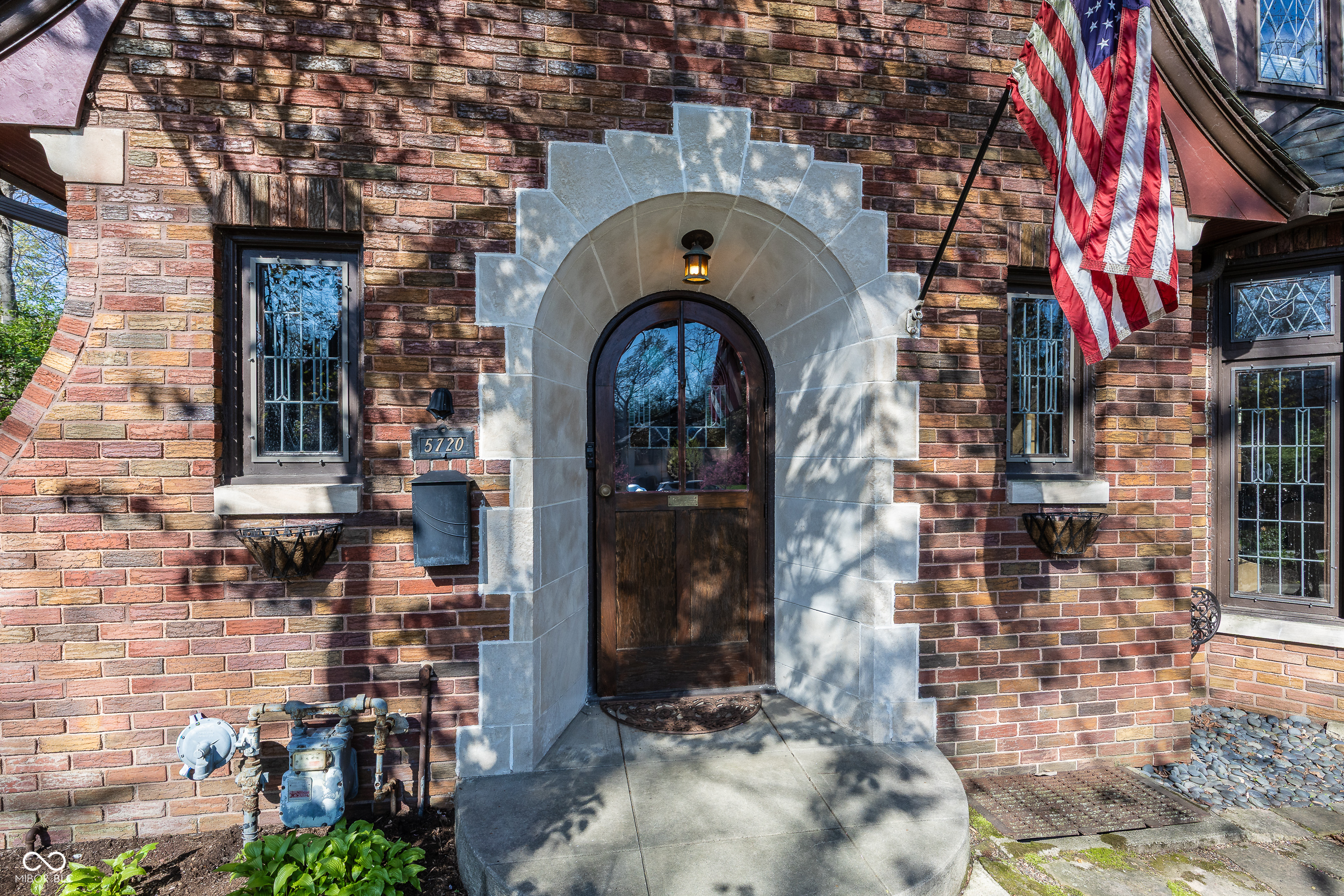 5720 Carrollton Avenue