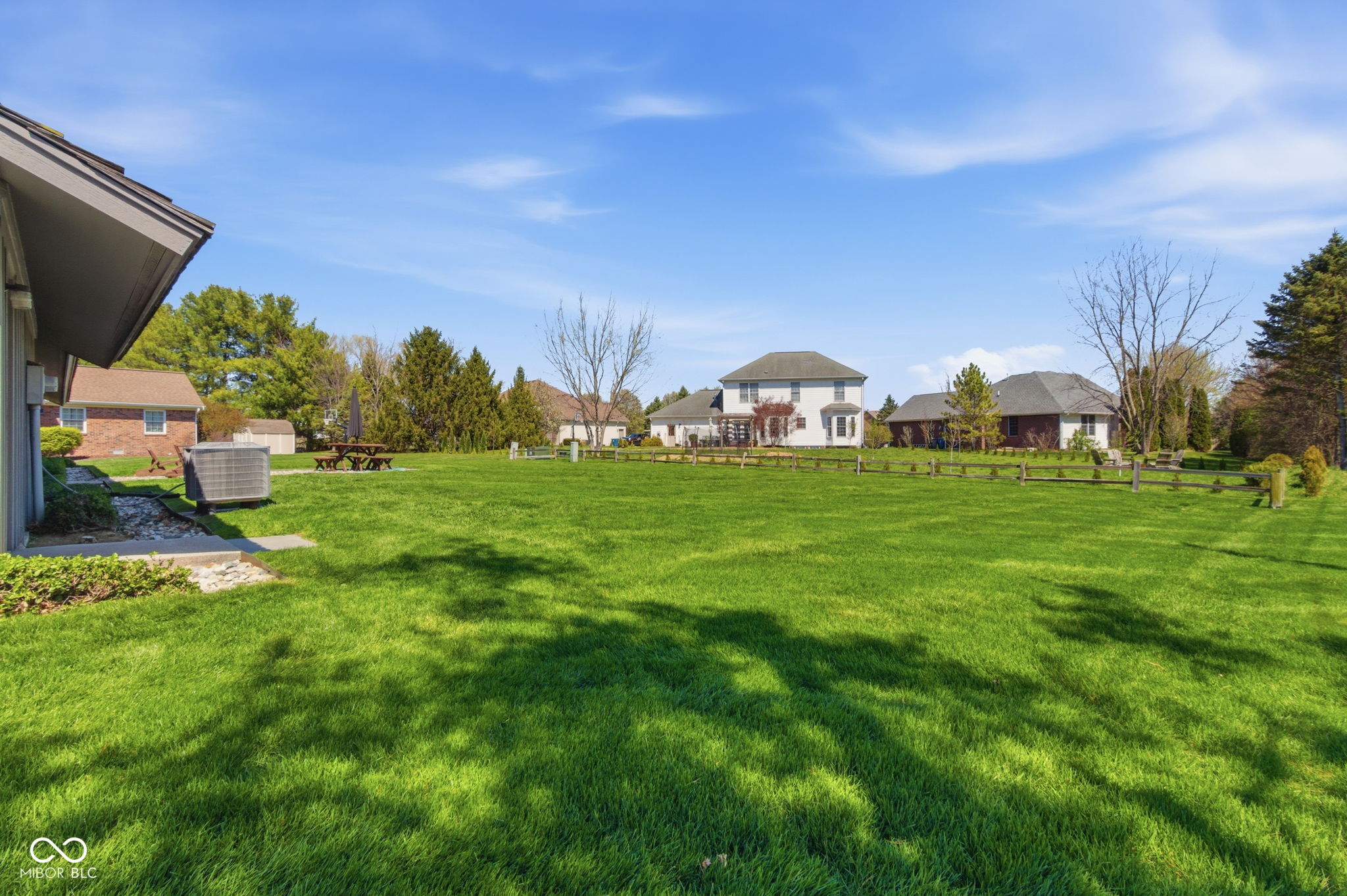 21102 N Banbury Road