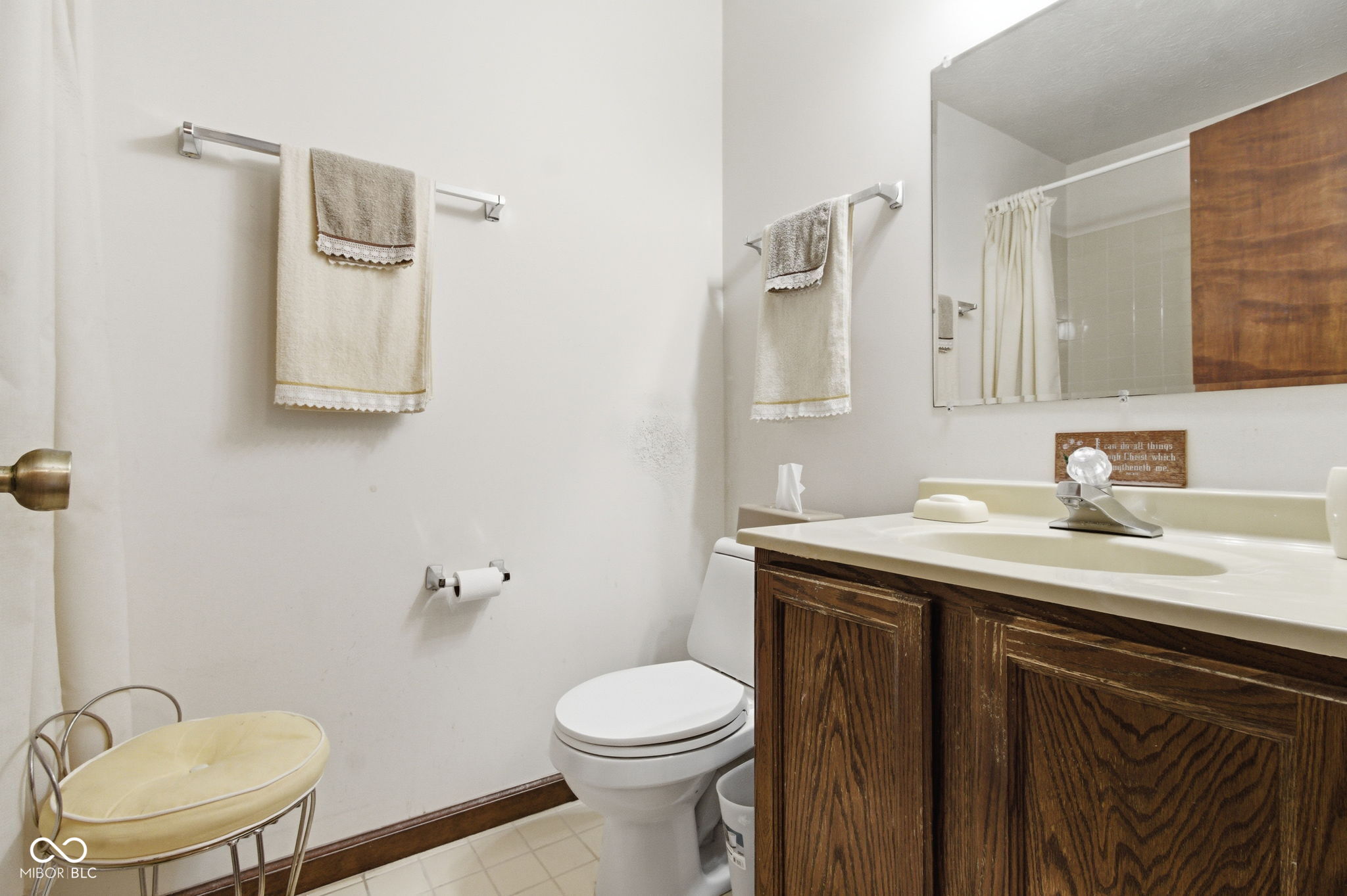 21102 N Banbury Road