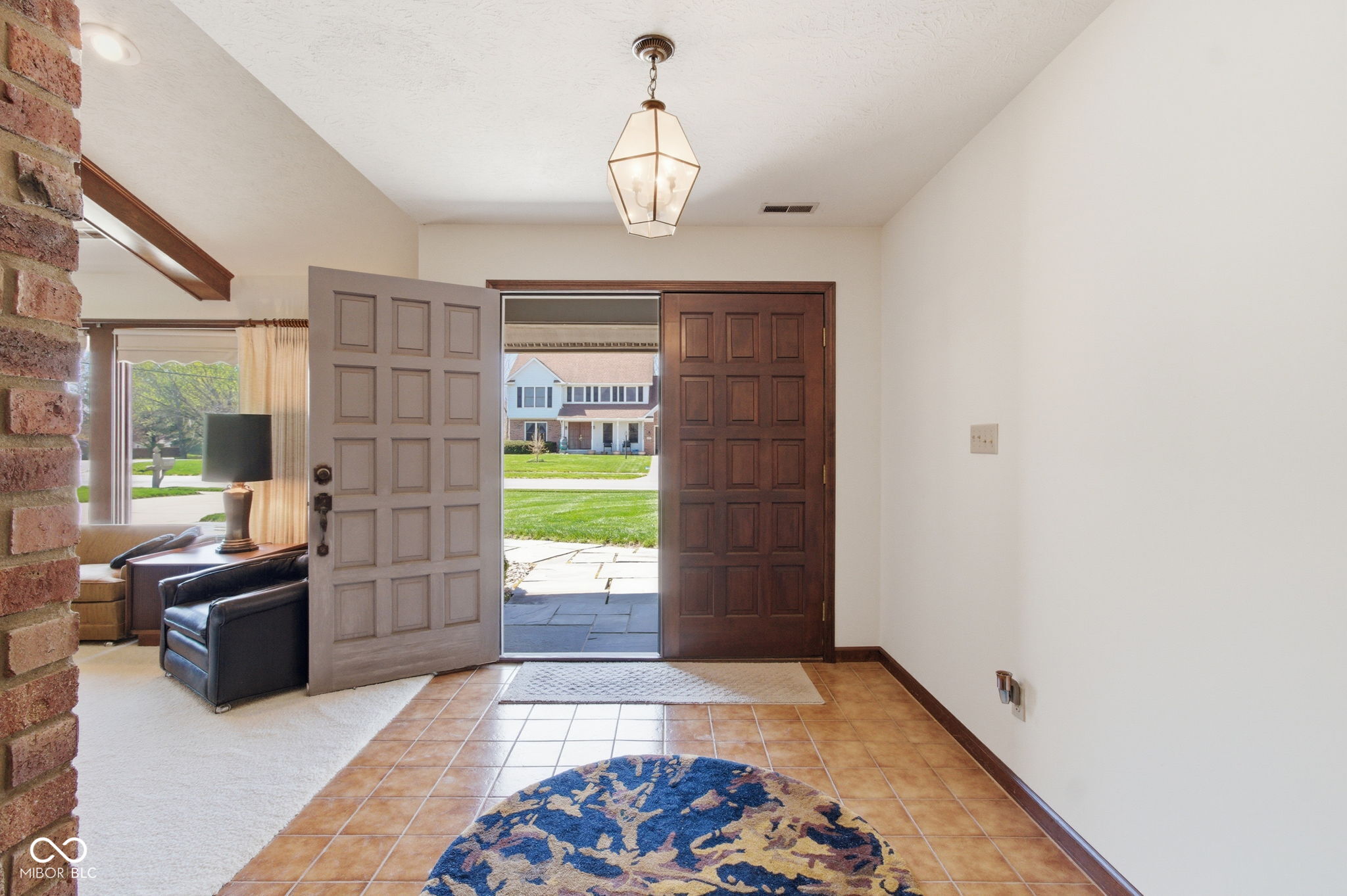 21102 N Banbury Road