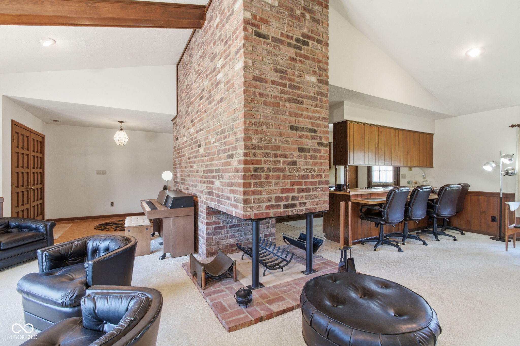 21102 N Banbury Road