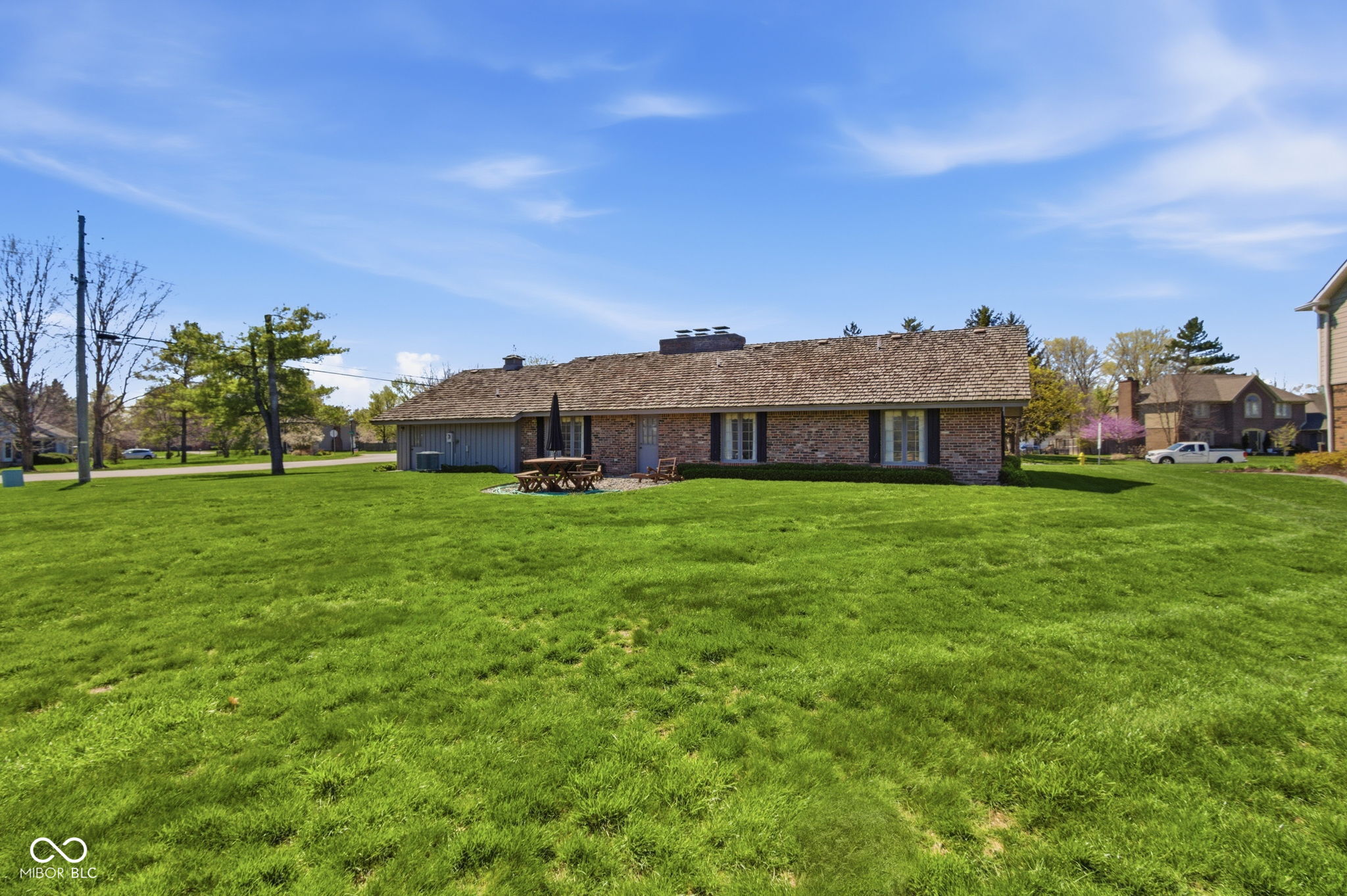 21102 N Banbury Road