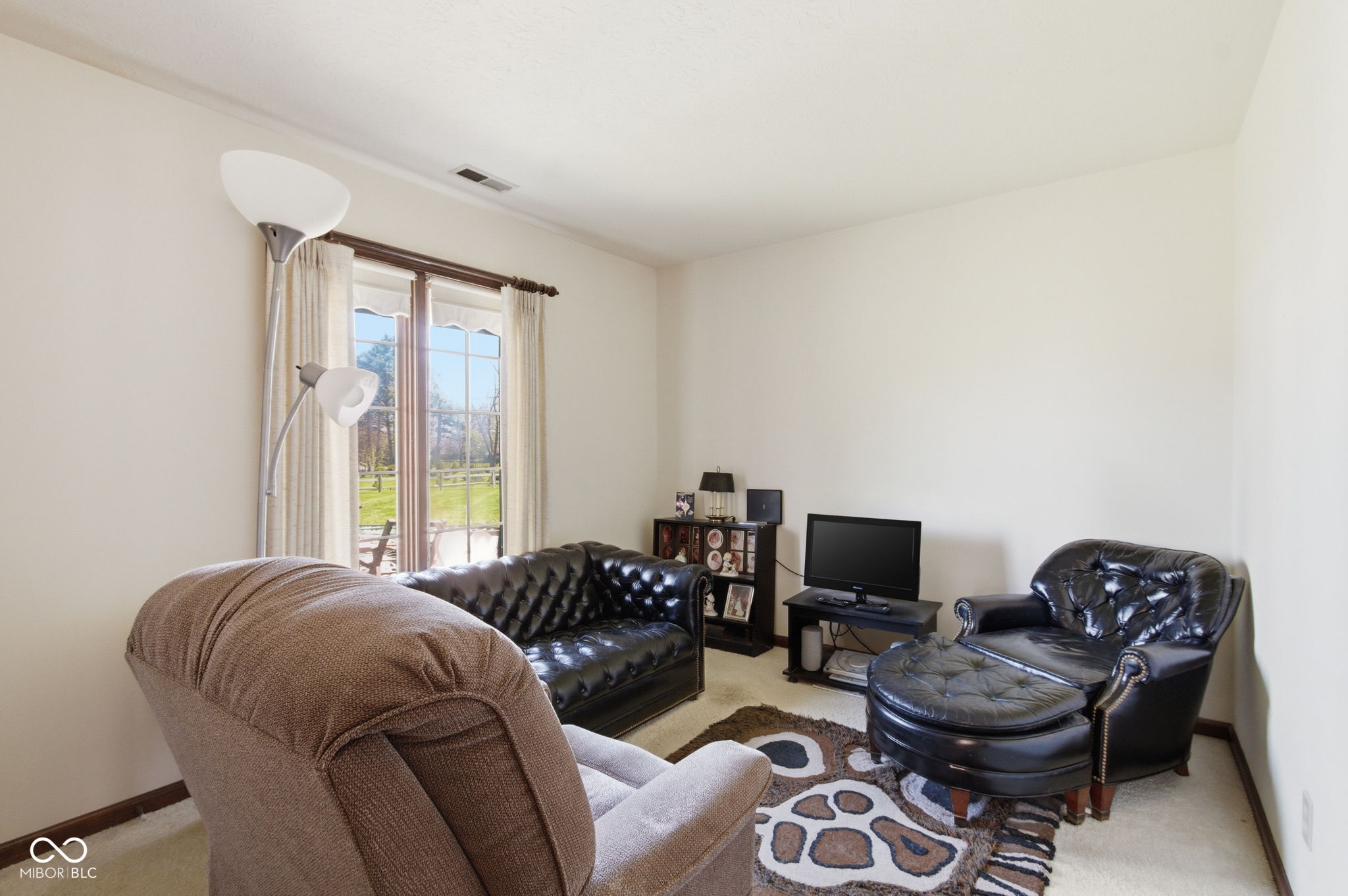 21102 N Banbury Road