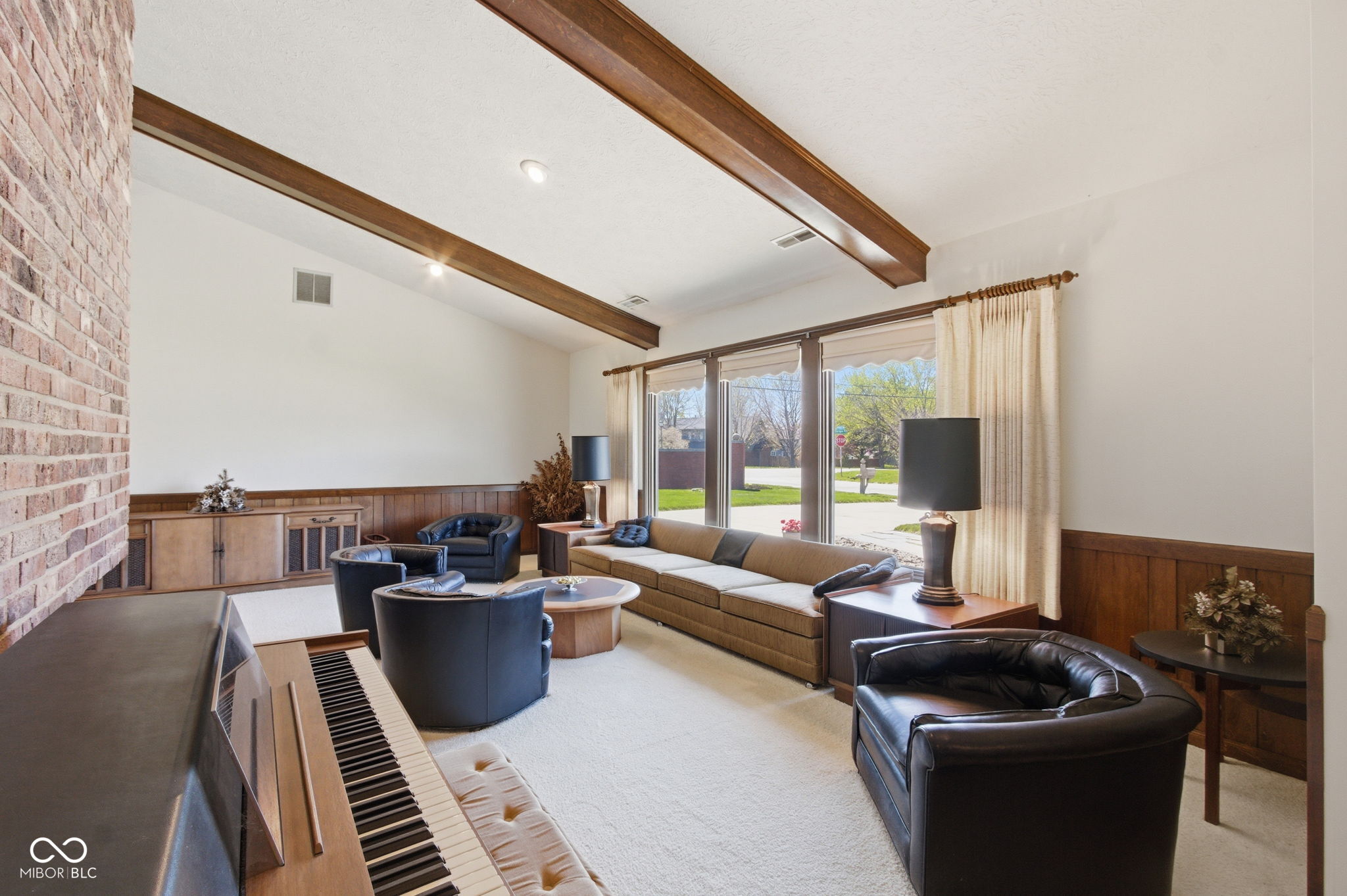 21102 N Banbury Road