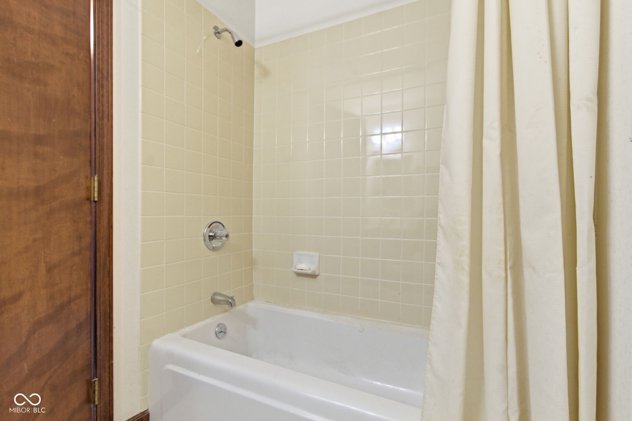 21102 N Banbury Road