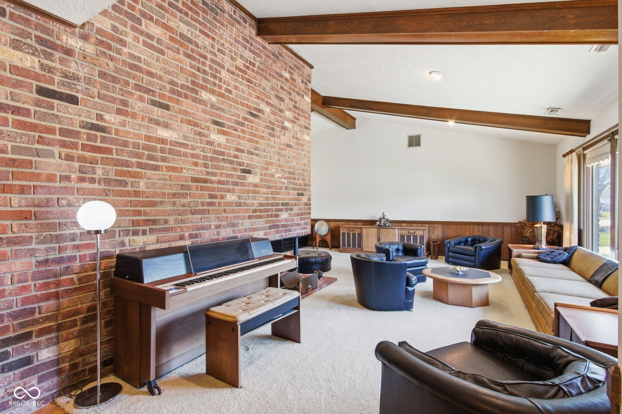 21102 N Banbury Road