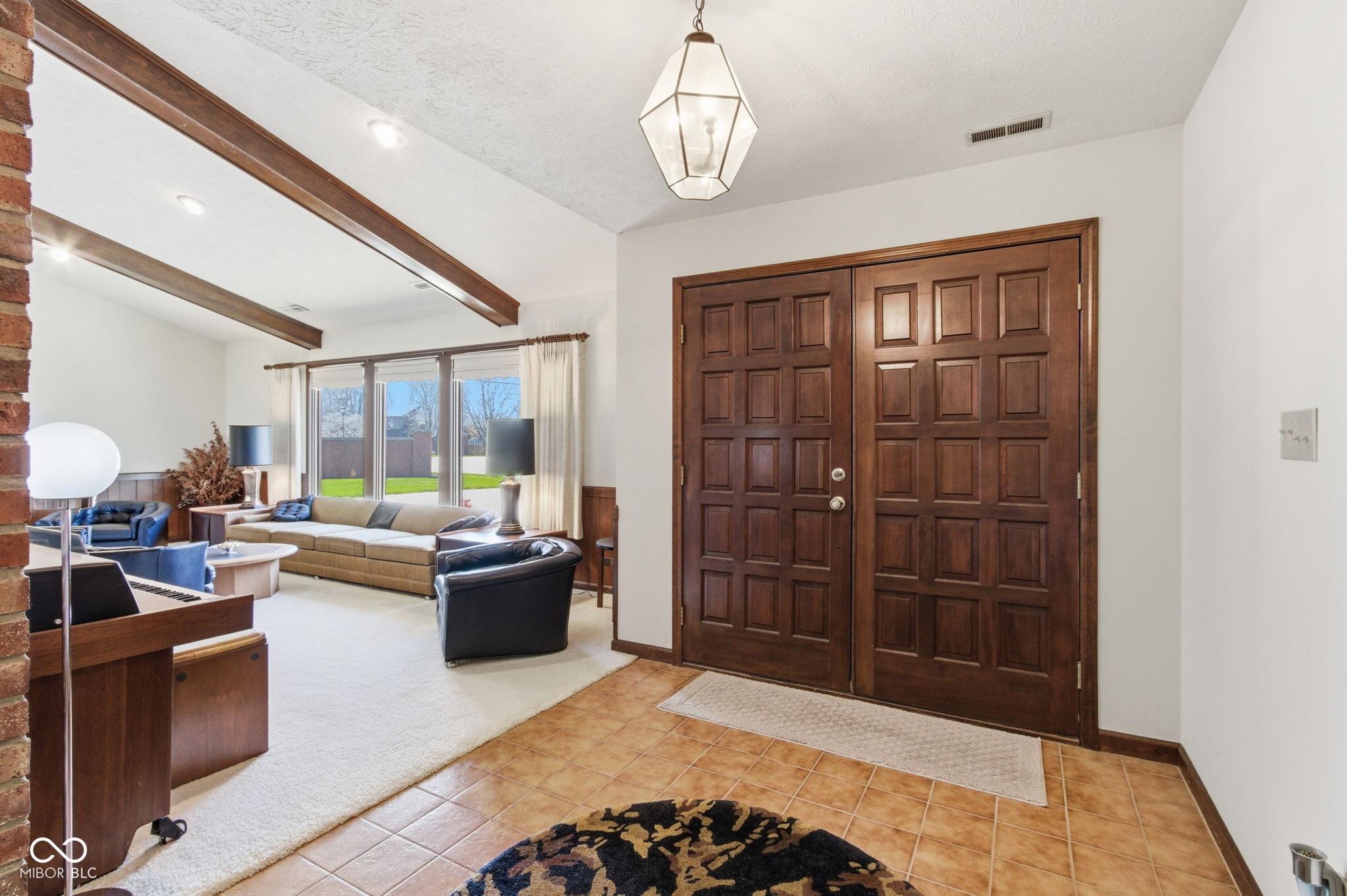 21102 N Banbury Road