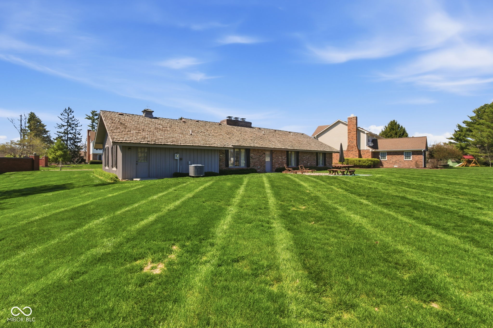 21102 N Banbury Road