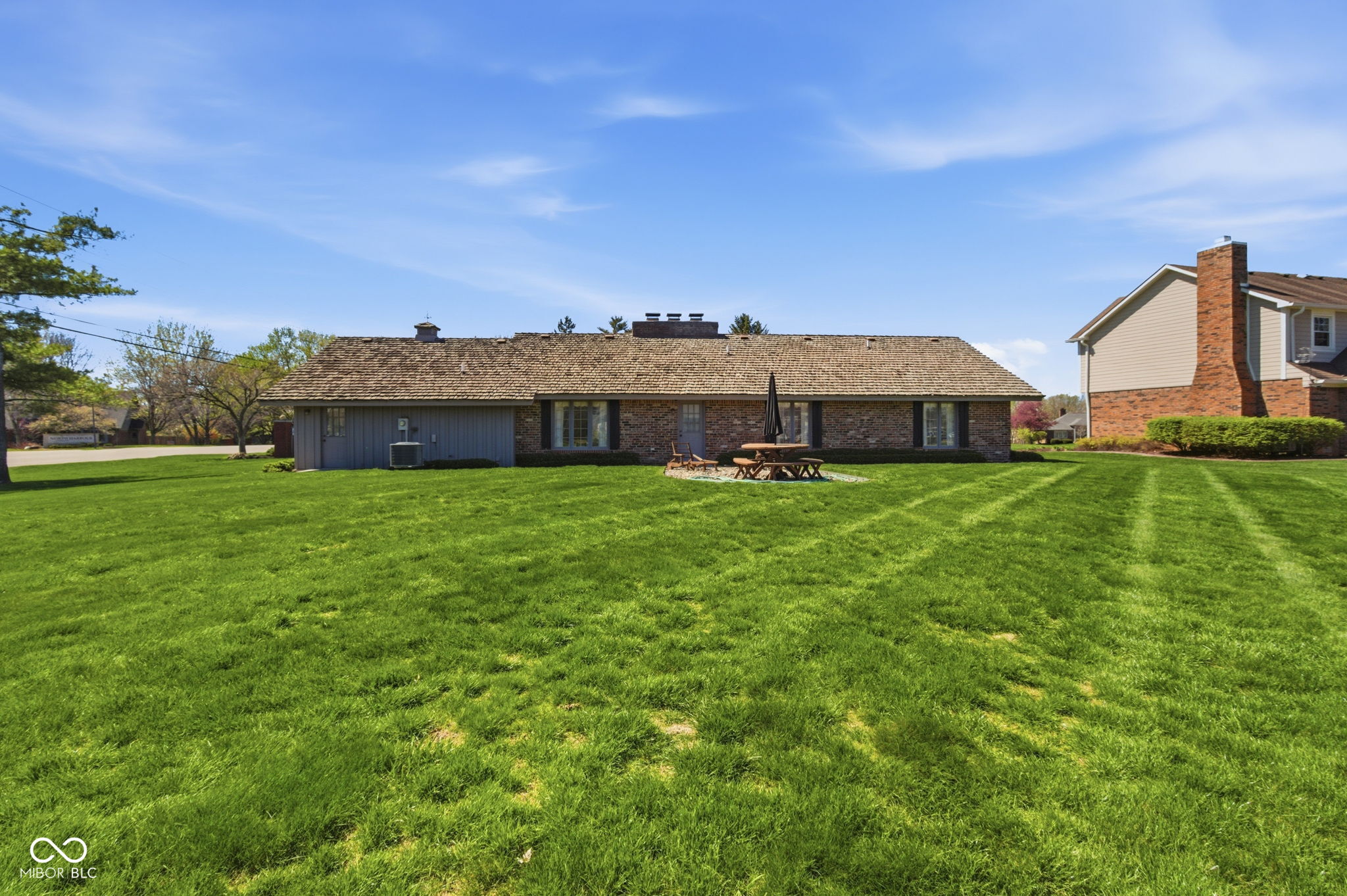 21102 N Banbury Road